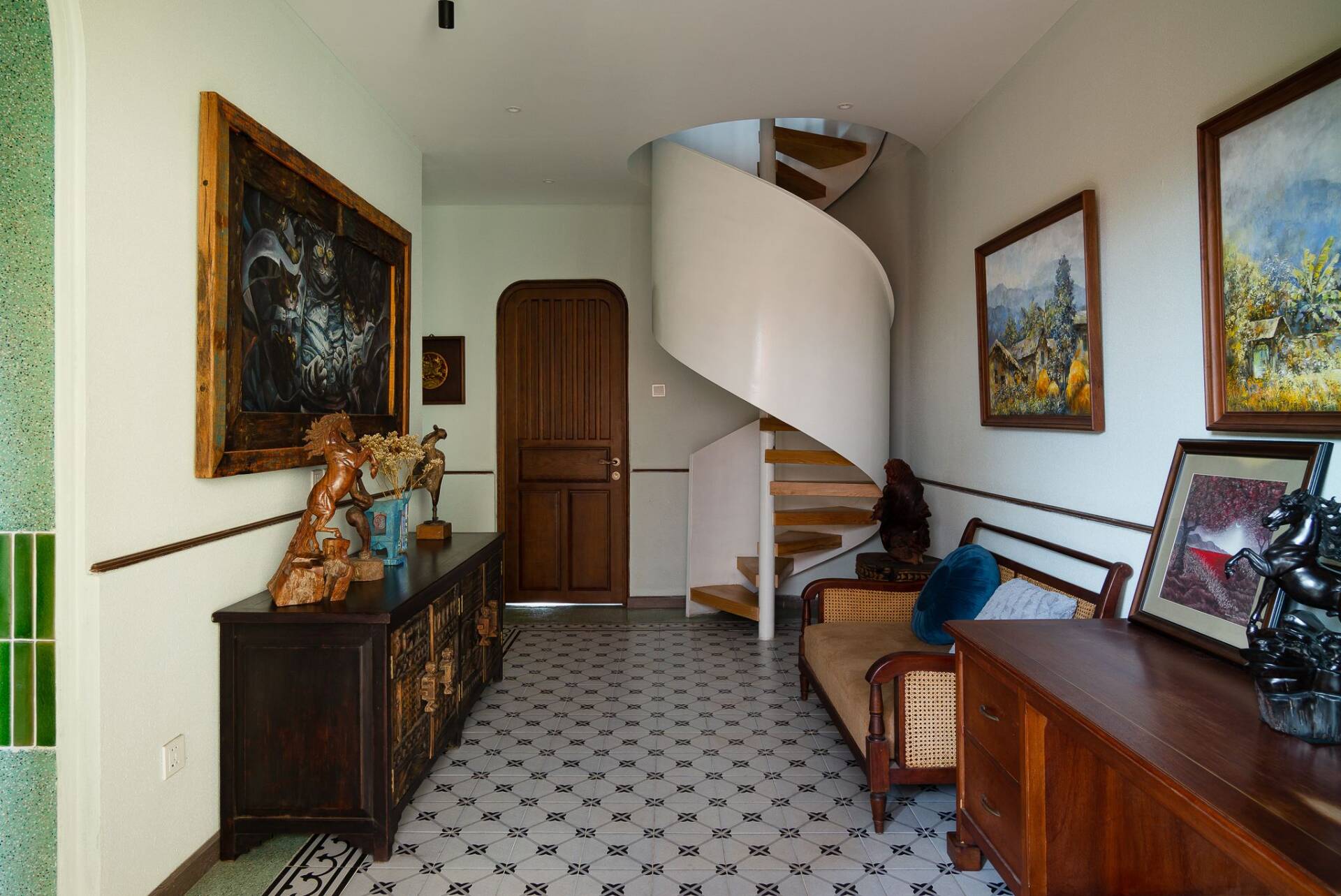 Memories House: Ngôi nhà gìn giữ ký ức xưa cũ | RISOU