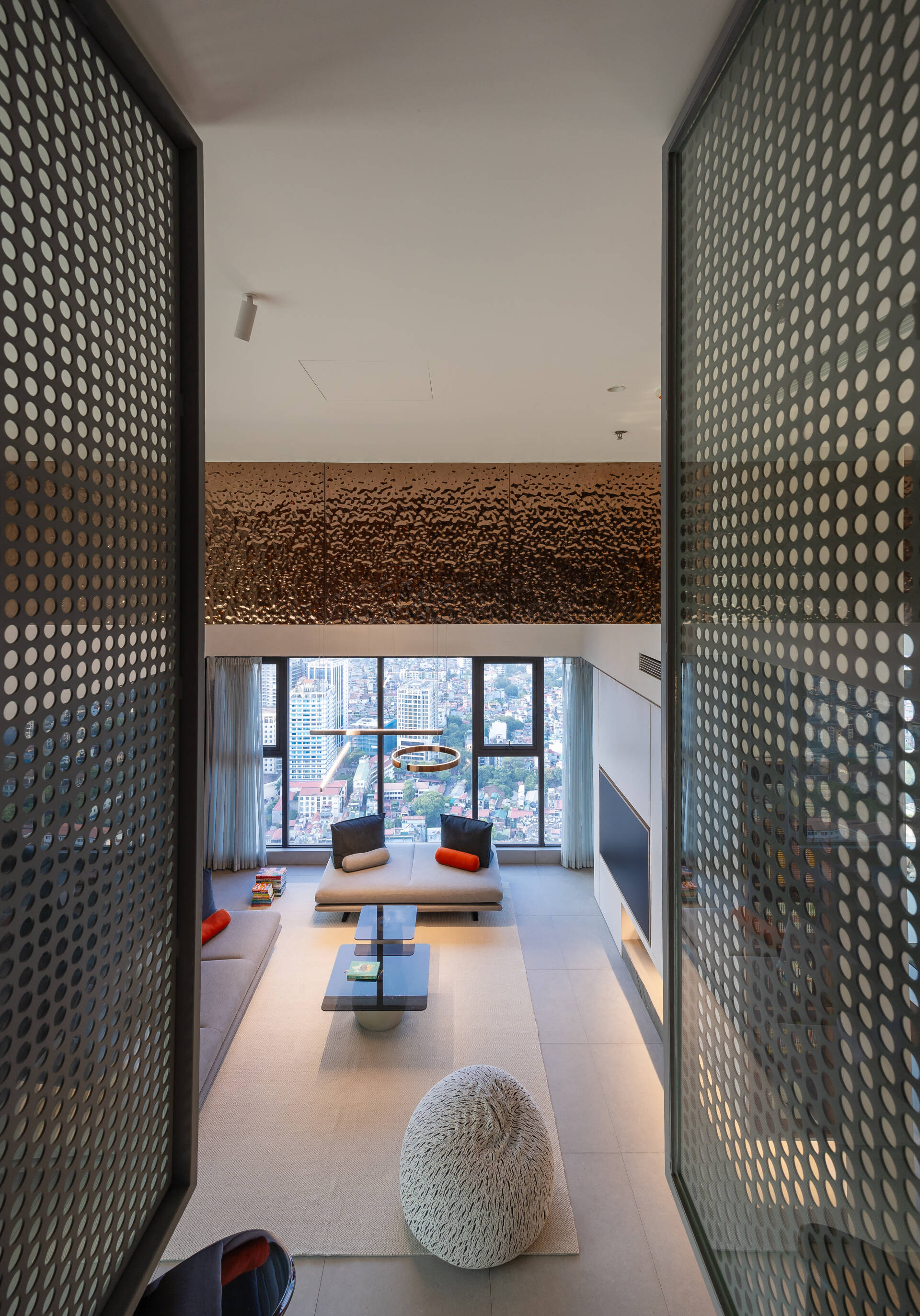 KaBuChin Penthouse: Thiết kế “mở” trong không gian tựa như hang động ...