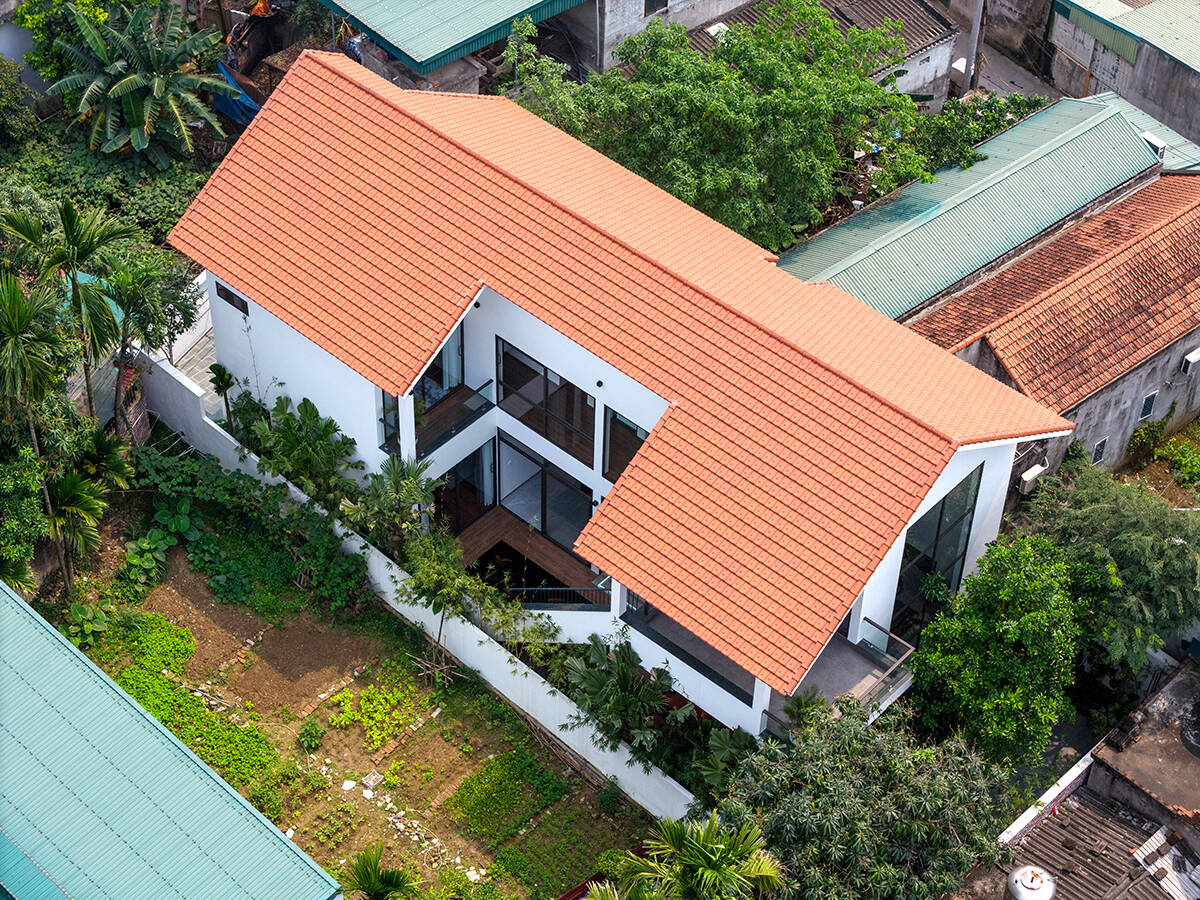 U house - Ngôi nhà thiết kế chữ U với cầu thang bay ngoài trời độc đáo | Nguyen Khac Phuoc Architects