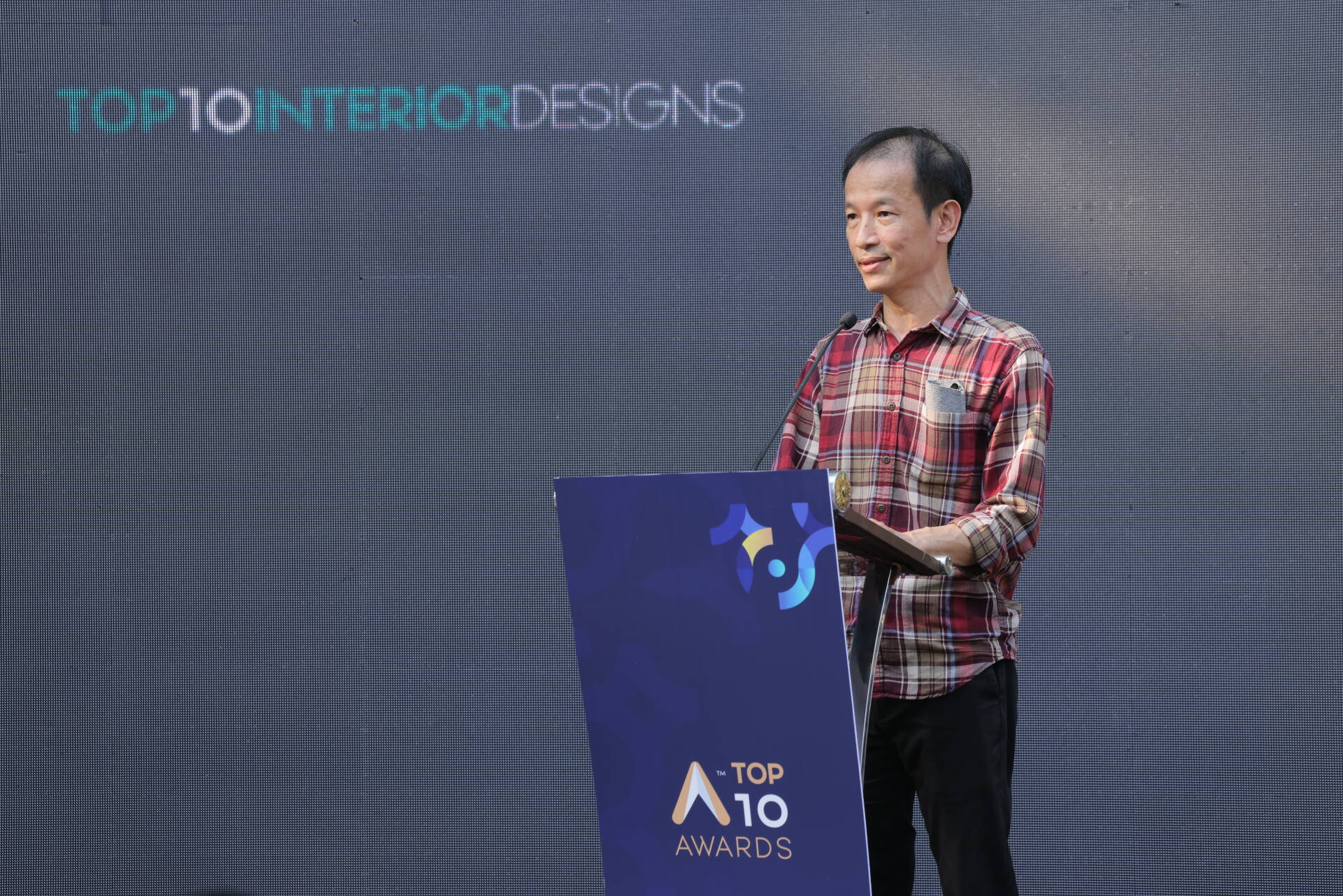 kien-viet-khai-mac-trien-lam-va-trao-giai-top-10-awards-2024 (27).jpg