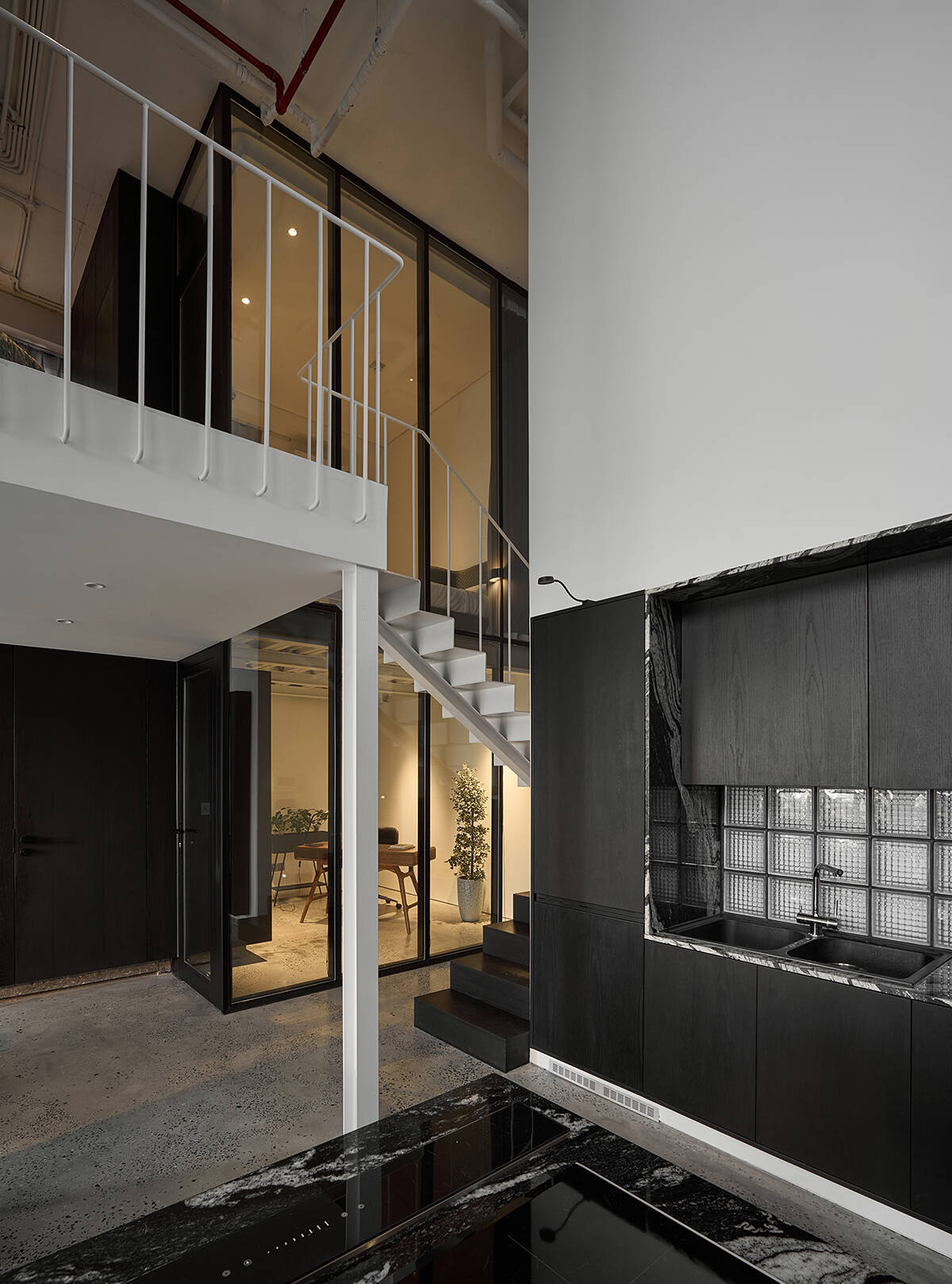 Image showcasing Optical Glass Apartment – Giải pháp không gian ba chiều trong căn hộ ...