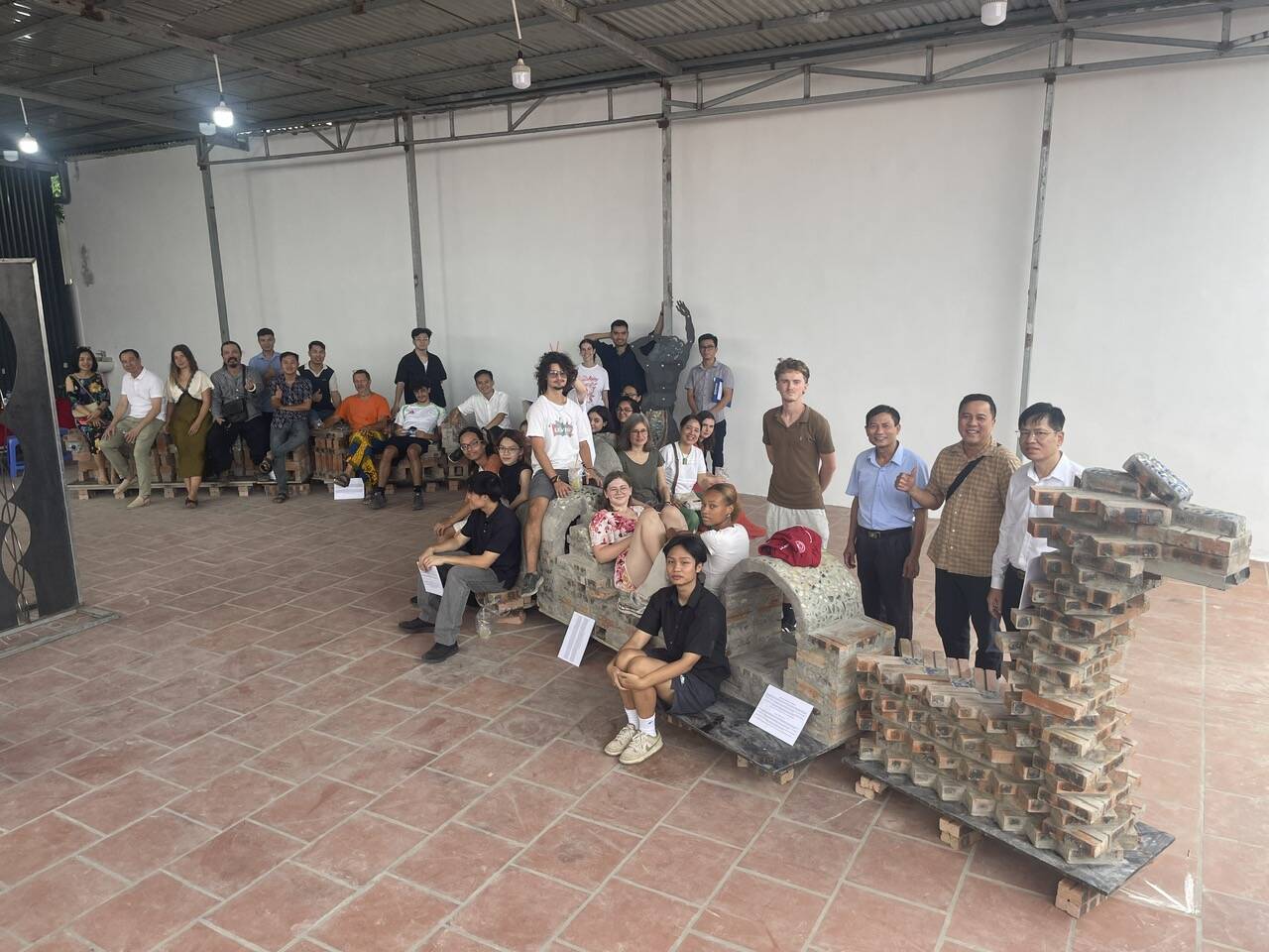 kiến-việt-đồ-án-ẩn-long-toạ-bát-tràng (4).jpg