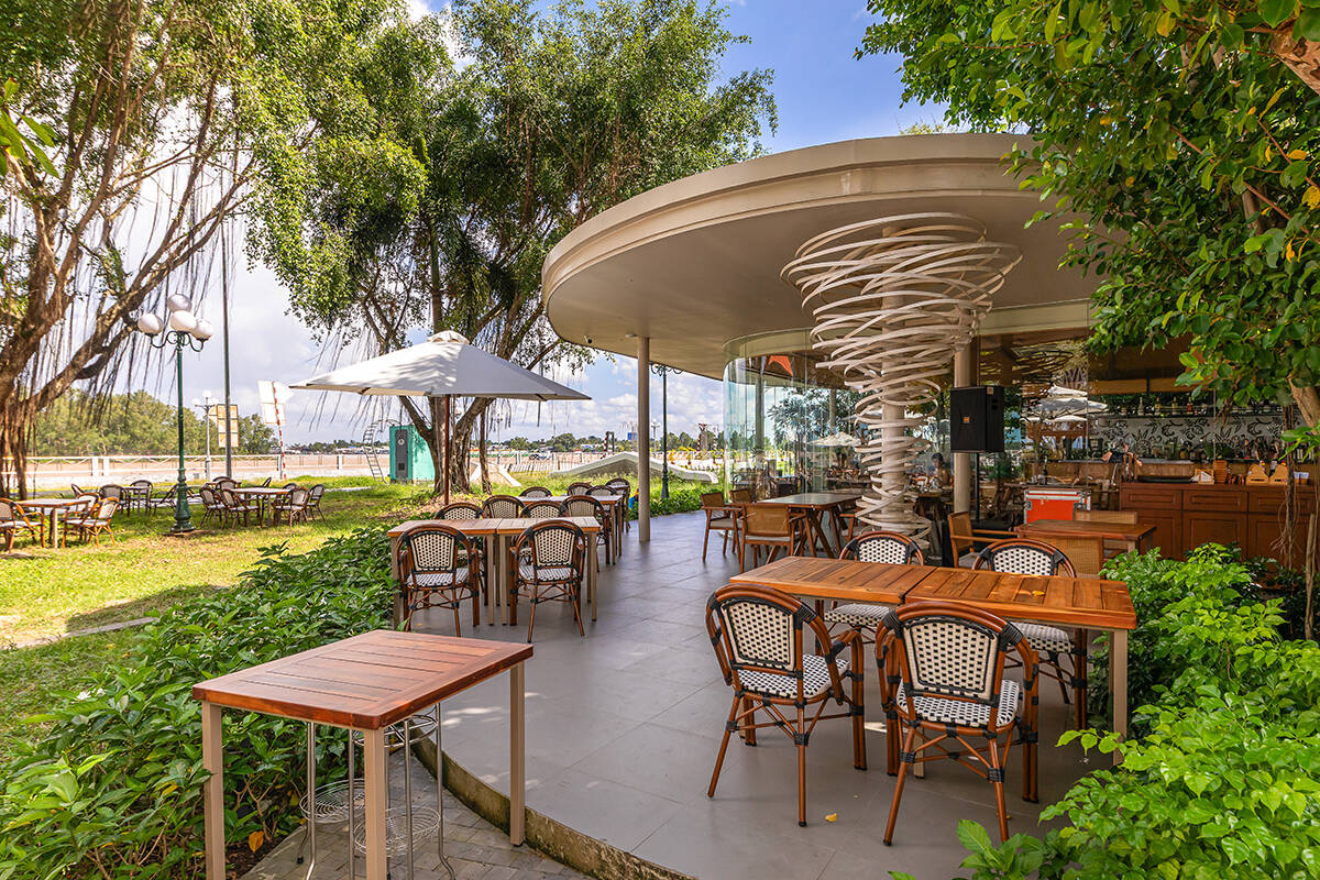 kienviet-KAYA - Mekong River Front Dining & Lounge-9.jpg