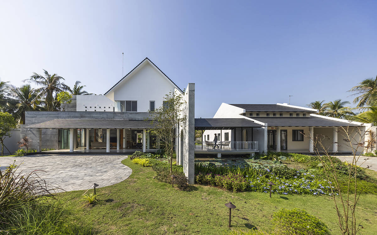 Touch House: Kết nối ba thế hệ bằng kiến trúc bê tông và sân vườn | MYAN ARCHITECTS
