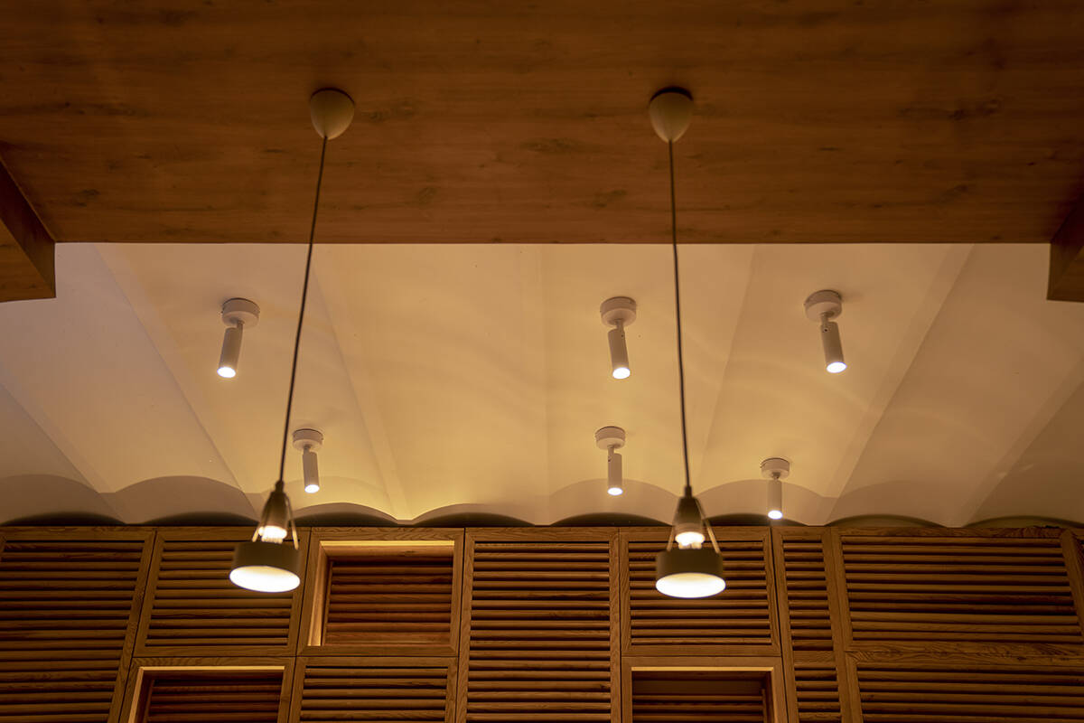 kien-viet-lusine-lê-lợi-không-gian-mang-cảm-hứng-từ-trạm-mậu-dịch-xưa-nu-architecture-design (11).JPG