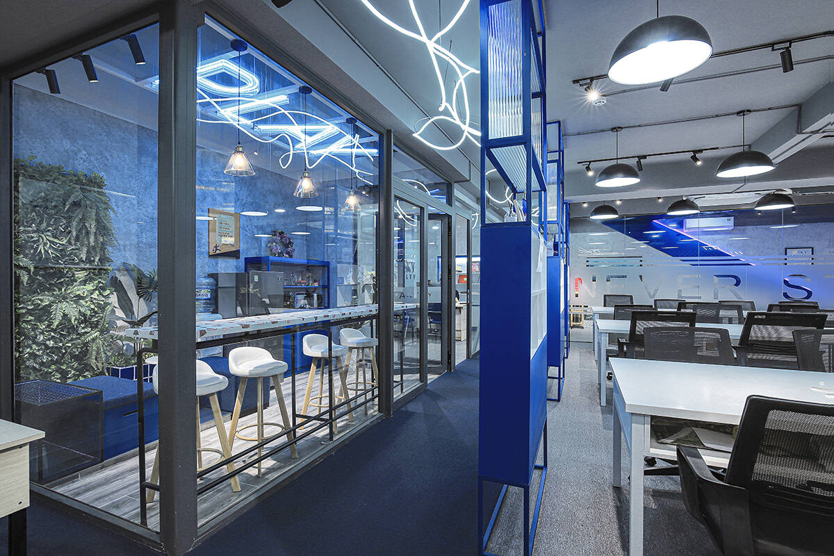 Sky Realty Office được vinh danh tại VMARK Design Award 2025 với hạng ...