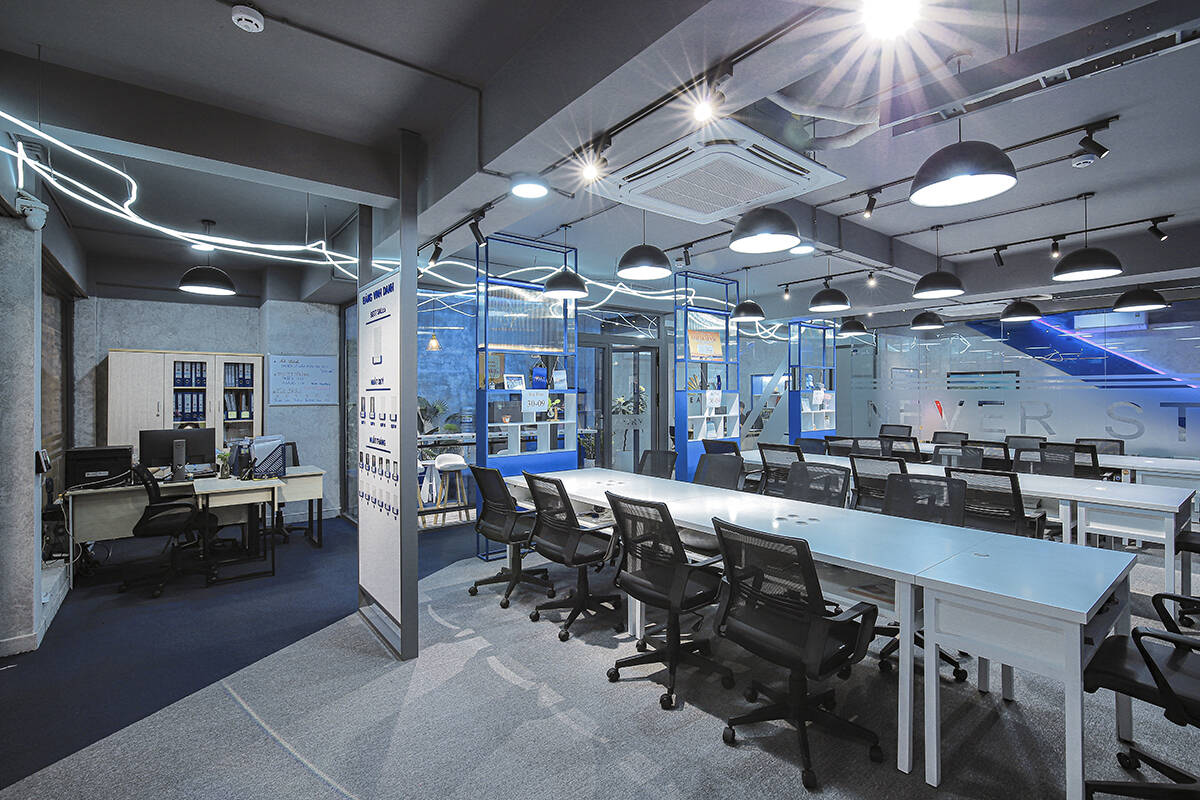 Sky Realty Office được vinh danh tại VMARK Design Award 2025 với hạng ...