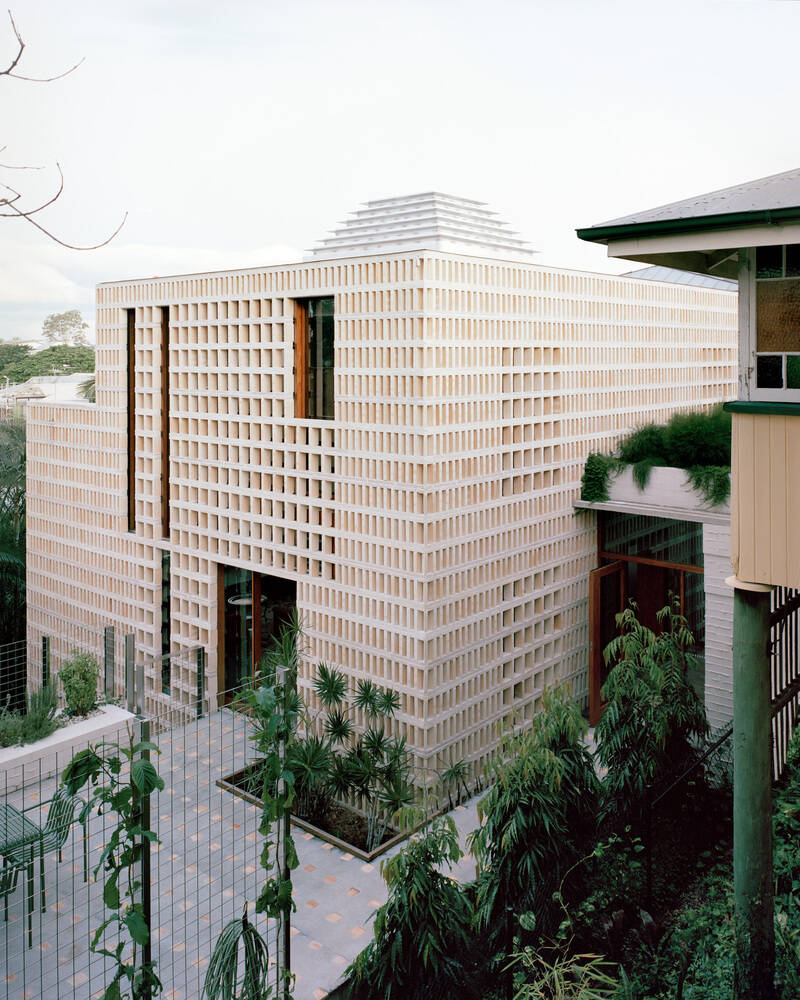 Birdwood House: Khi gạch tái chế trở thành ngôn ngữ kiến trúc | Peter Besley