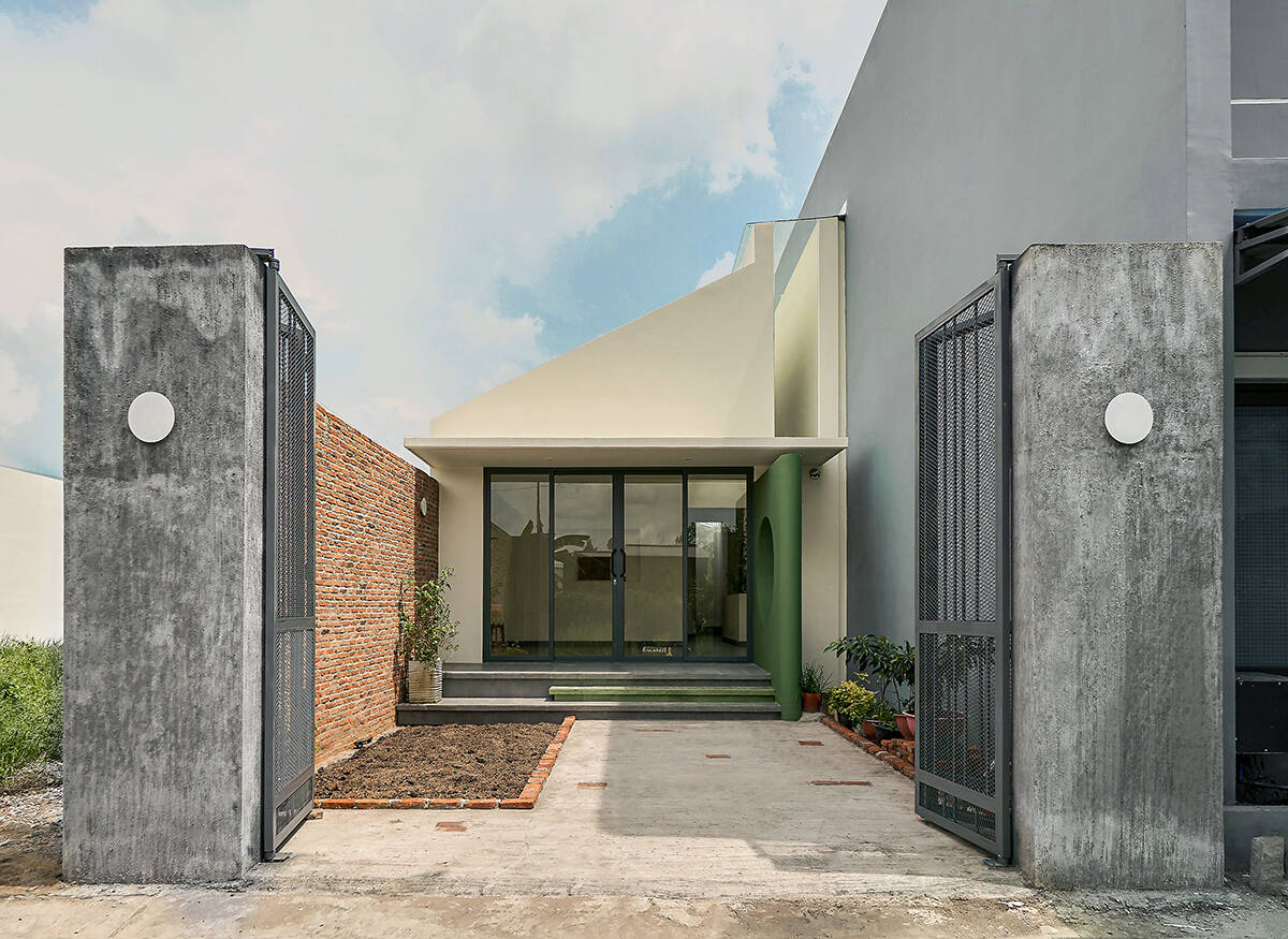 Vu House – Giấc Mơ Trưa: Không gian sống tĩnh tại giữa cái nắng miền Tây | HQN Architects