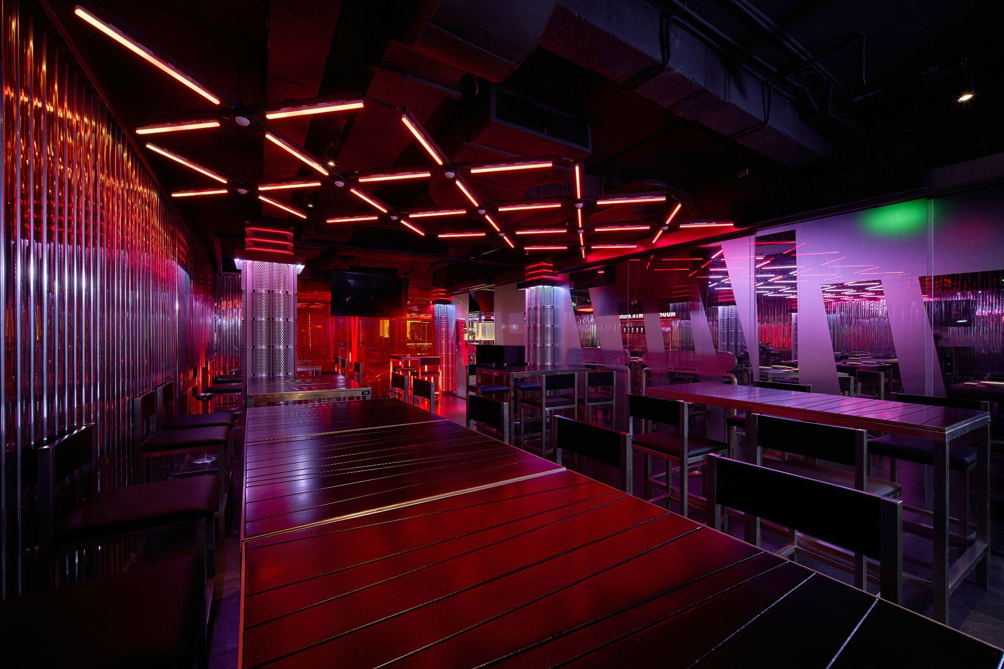 the-new-vuvuzela-bar-tai-nhan-dien-thuong-hieu-voi-cam-hung-industrial-sawa-deesign_15.jpg