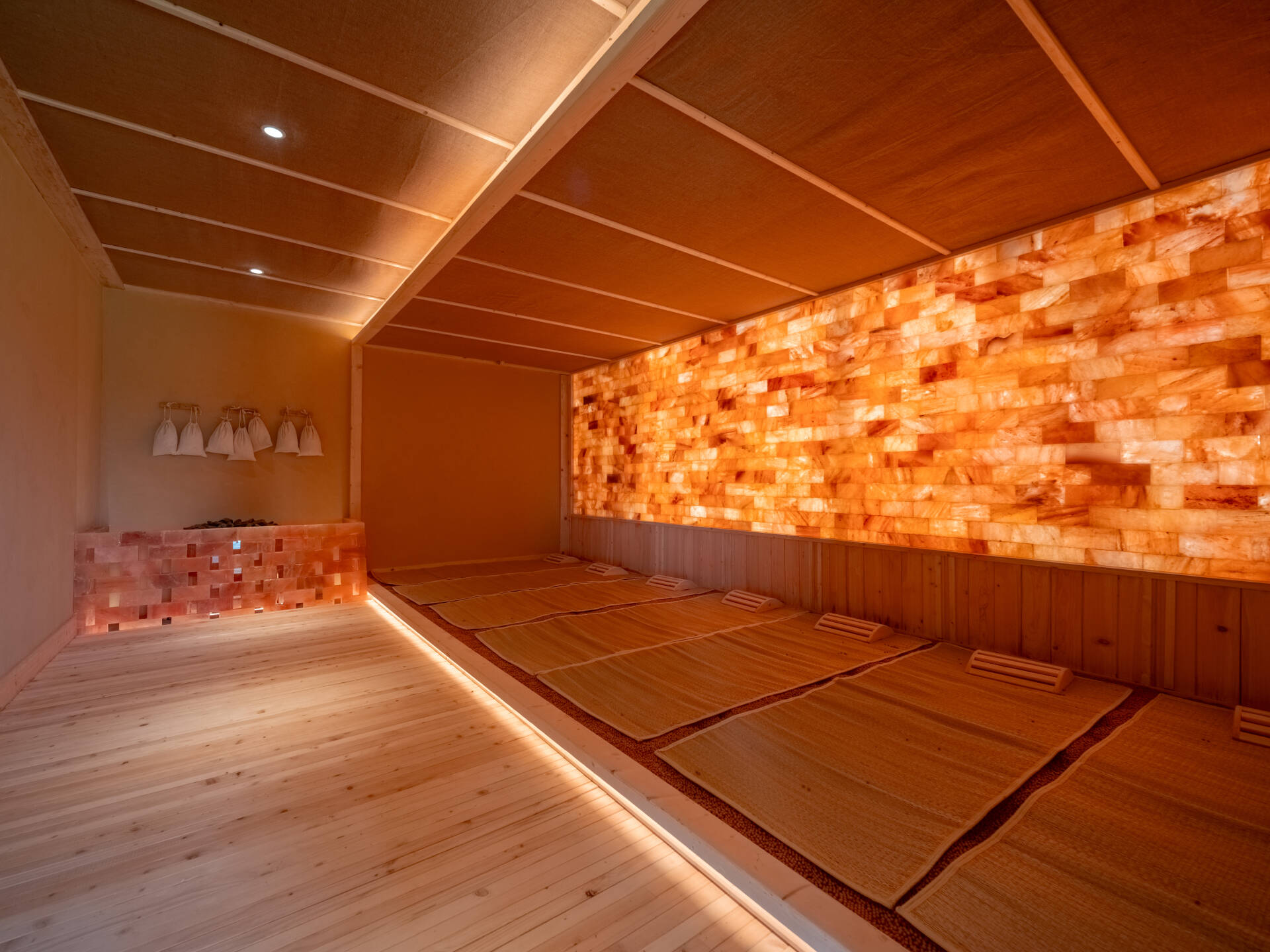 interiordaily-top-10-interior-flamingo-heritage-onsen-resort(35).jpg