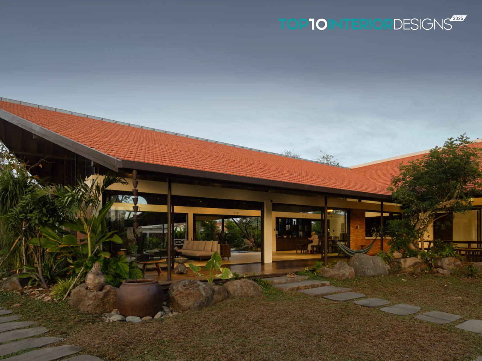 Tản mạn dưới mái ngói đỏ: Một ngày bình yên ở Casa Blanca Garden | H.2