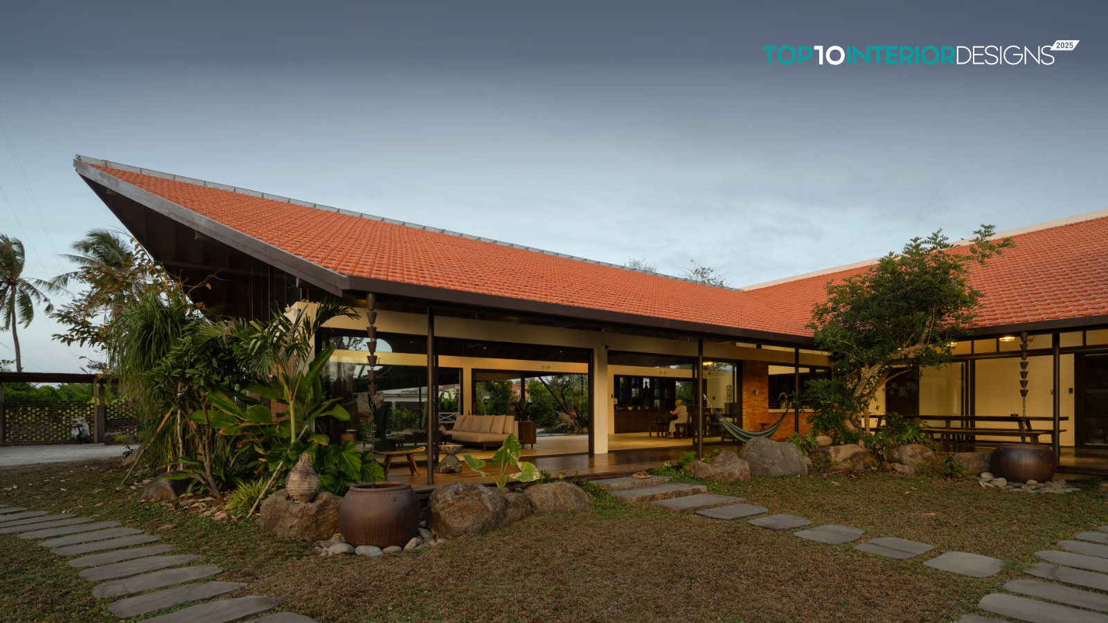 Tản mạn dưới mái ngói đỏ: Một ngày bình yên ở Casa Blanca Garden | H.2