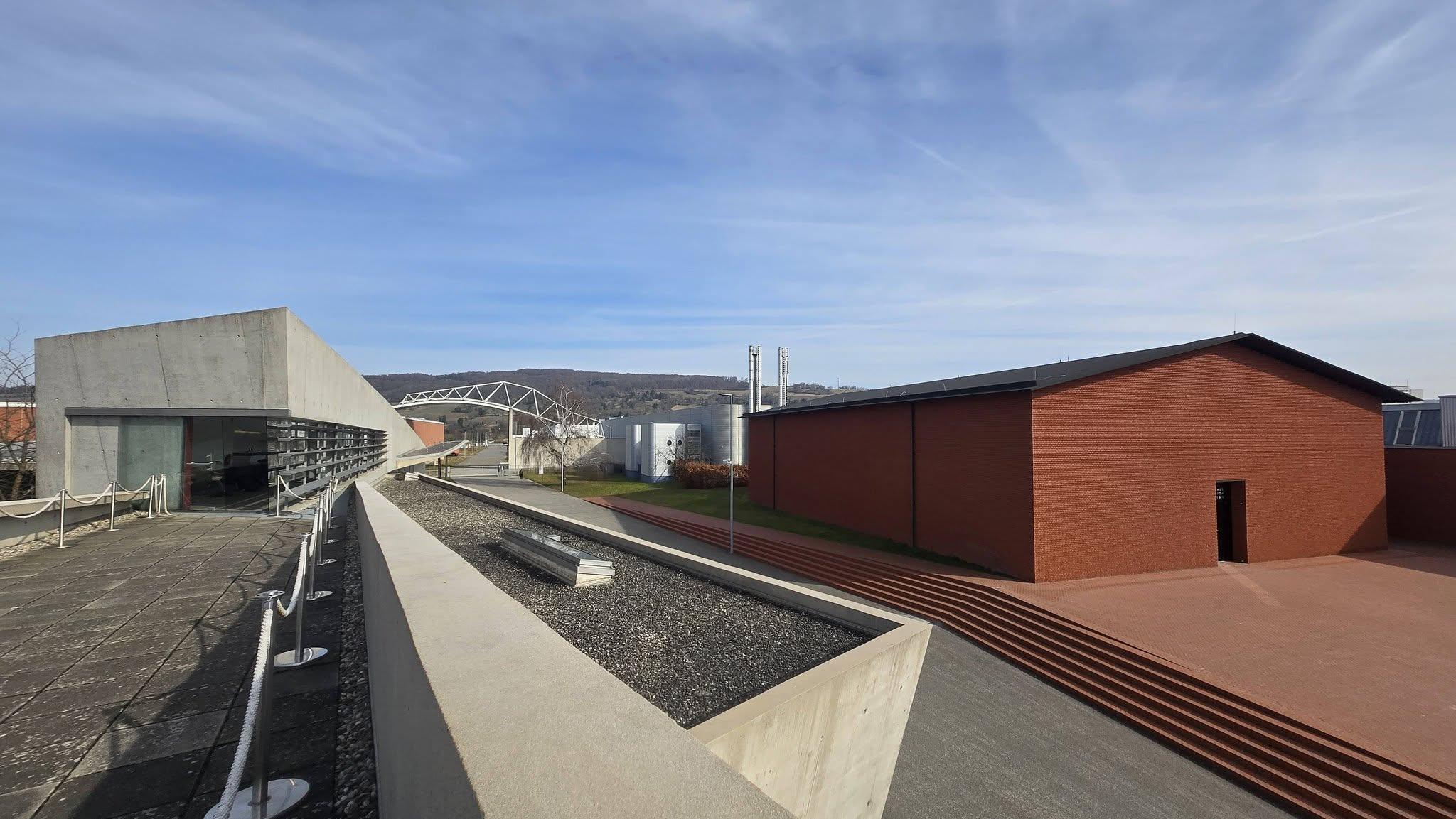 vitra-campus-khi-kien-truc-la-chien-luoc-dinh-vi-cua-mot-de-che_6.jpg