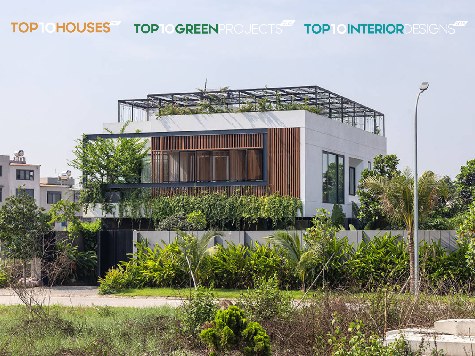 Bánh Chưng House - ‘Gói ghém’ đời sống ba thế hệ trong một khối vuông xanh | SLA Architect
