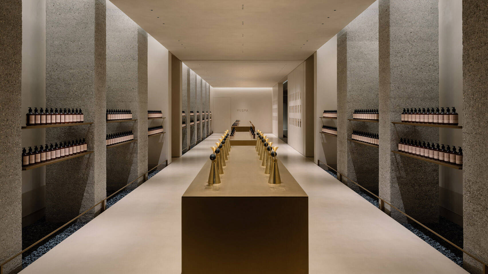 Yuspa Spa: Thiết kế spa tối giản với các lớp không gian uốn cong | FOG Architecture