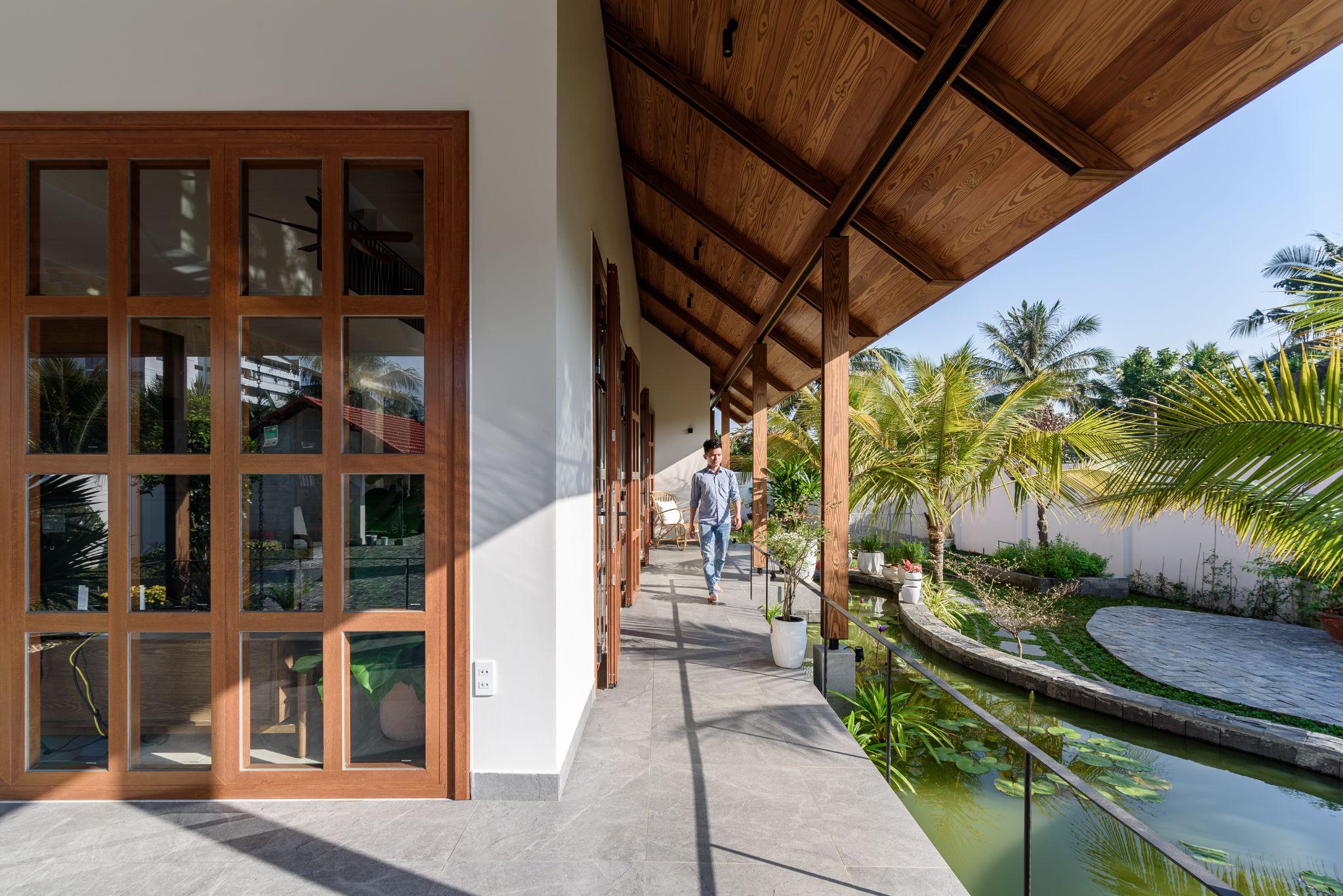 my-tho-villa-to-chuc-khong-gian-xoay-quanh-trai-tim-bep-viet-lee-architects_30.jpg