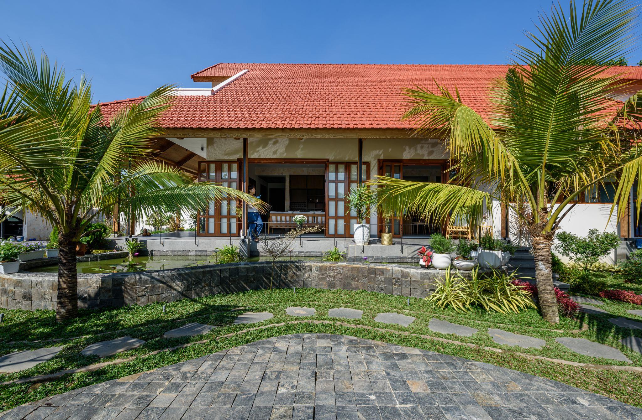 my-tho-villa-to-chuc-khong-gian-xoay-quanh-trai-tim-bep-viet-lee-architects_32.jpg