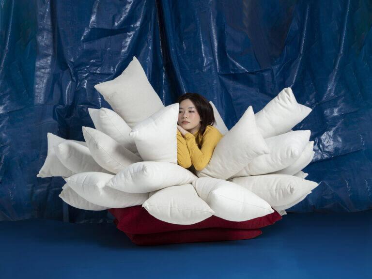 Xỉn Chair - Tương phản cảm xúc trong một cấu trúc ghế