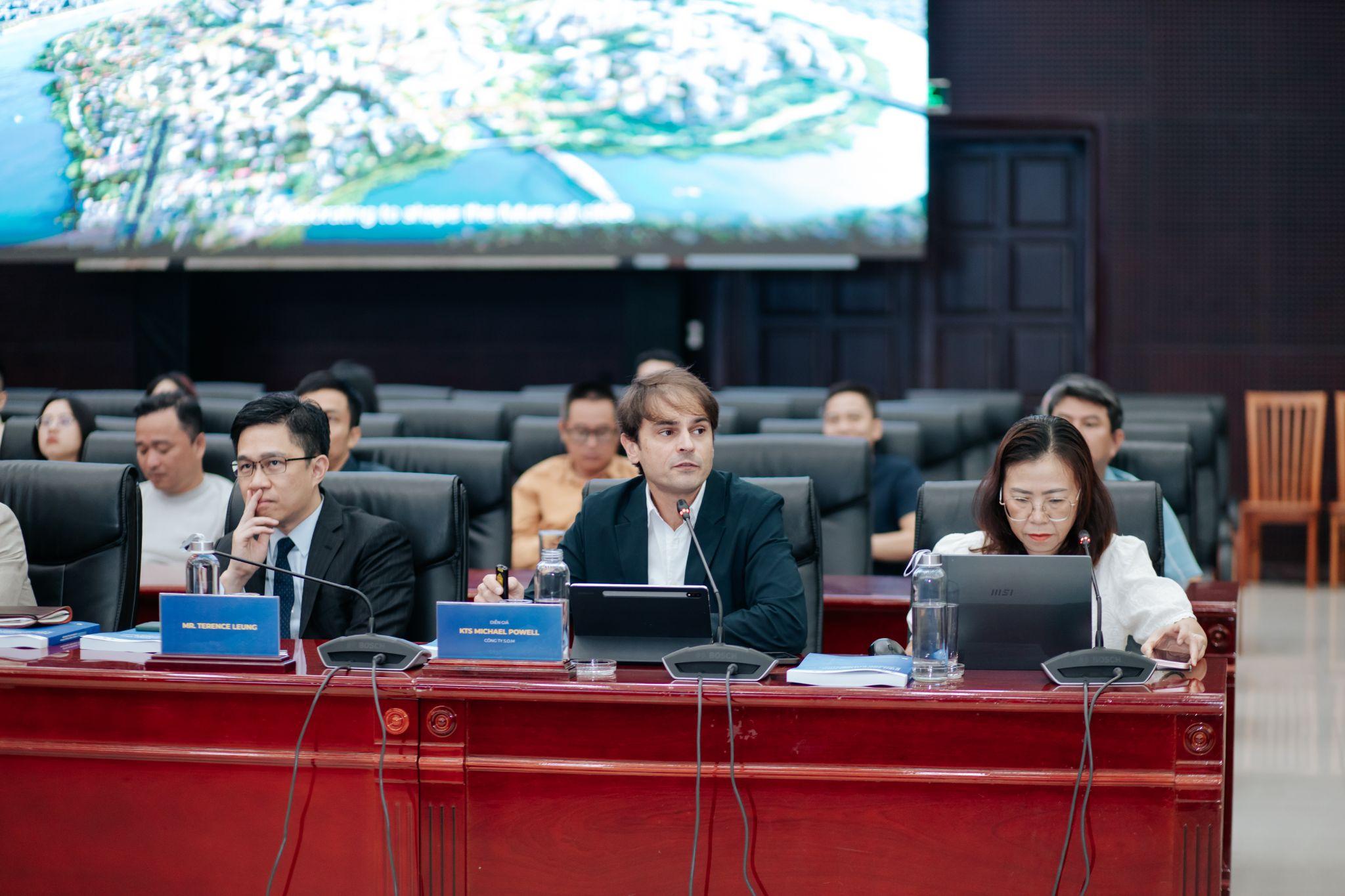 nhin-lai-hoi-thao-kien-truc-thich-ung-bien-doi-khi-hau-va-phong-chong-thien-tai-giai-phap-tu-quy-hoach-den-thiet-ke-cong-trinh_10.jpg