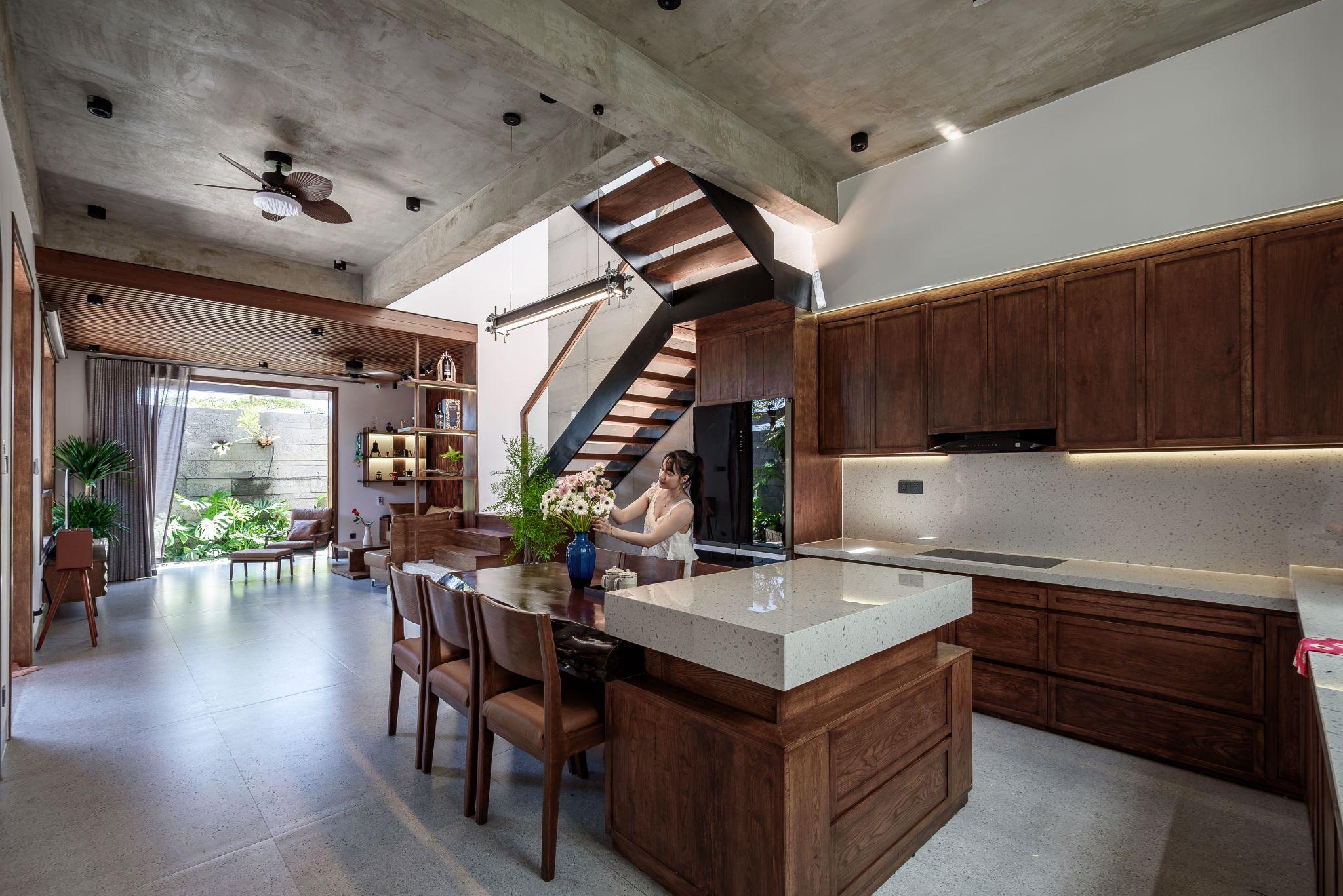 dan-house-tai-cau-truc-nha-o-mien-trung-duoi-ap-luc-khi-hau-simba-architects_15.jpg