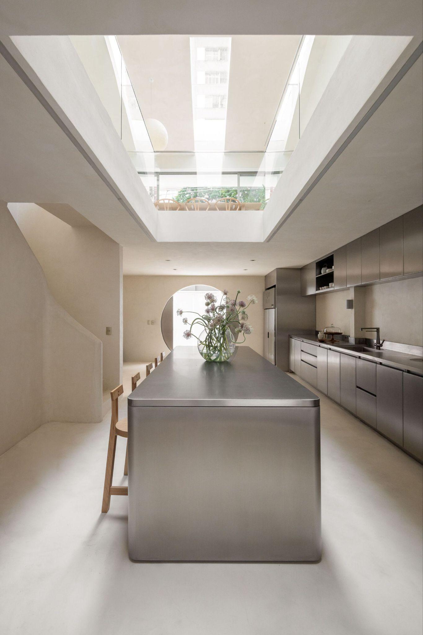 gio-kitchen-atelier-chuyen-doi-nha-pho-thanh-khong-gian-bep-sang-tao-da-chuc-nang-tai-sao-paulo-nmdmarq_7.jpg