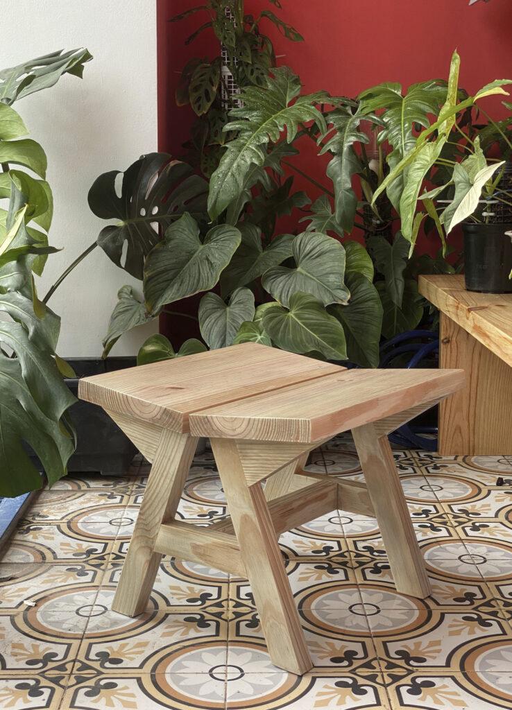 a-stool-tai-sinh-vat-lieu-tho-thanh-mot-thiet-ke-giau-tinh-ket-noi_4.jpg