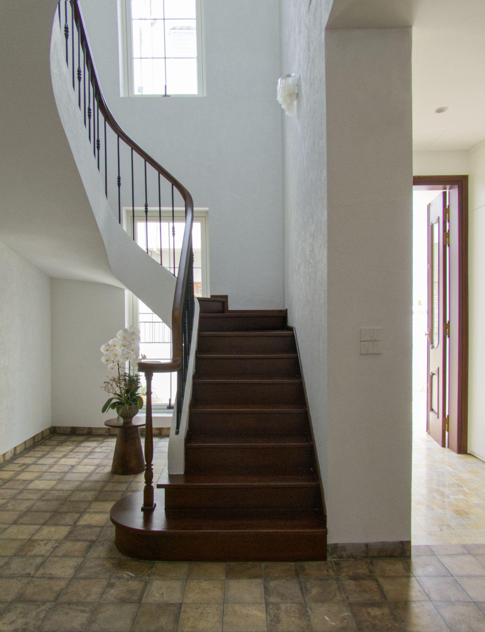 autumn-house-ngoi-nha-lay-hai-gieng-troi-lam-trung-tam-cua-khong-gian-song-sla-architect_14.jpg