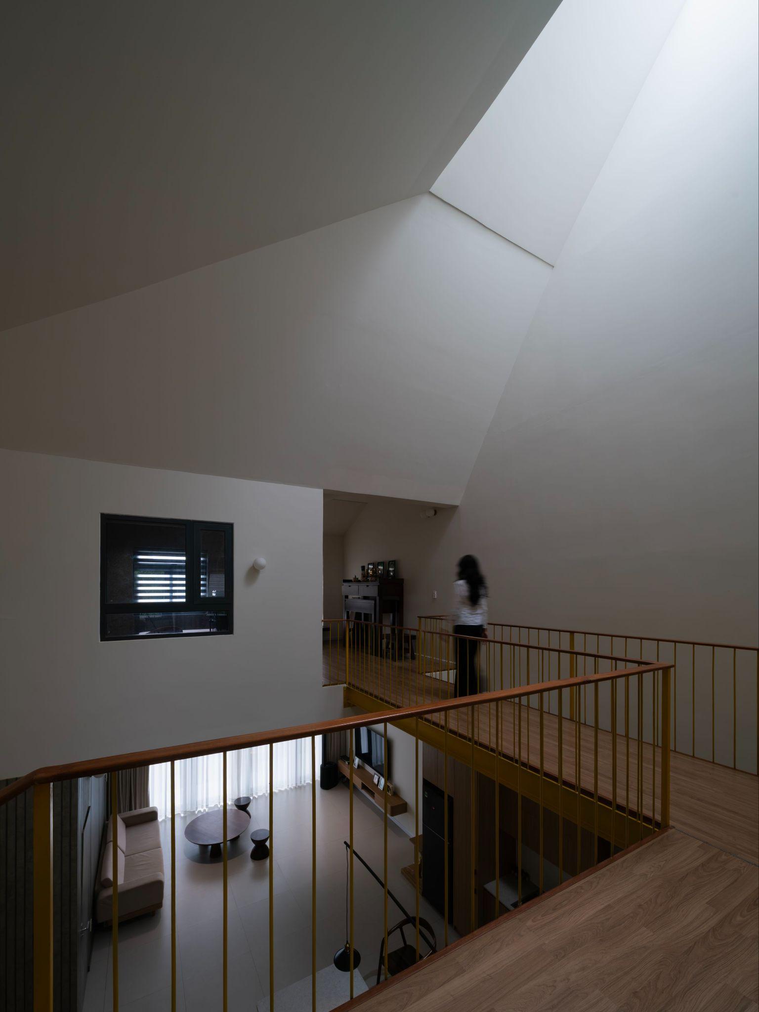 da-huoai-house-hanh-trinh-di-de-tro-ve-duoi-mai-nha-doc-vung-cao-nguyen-space-architecture_5.jpg