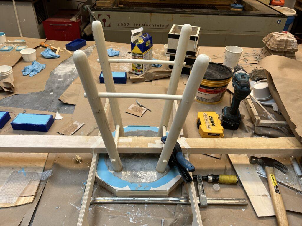 kinematic-coupling-chair-formwork-less-concrete-chair-khi-thiet-ke-ghe-tro-thanh-qua-trinh-thu-nghiem_3.jpg