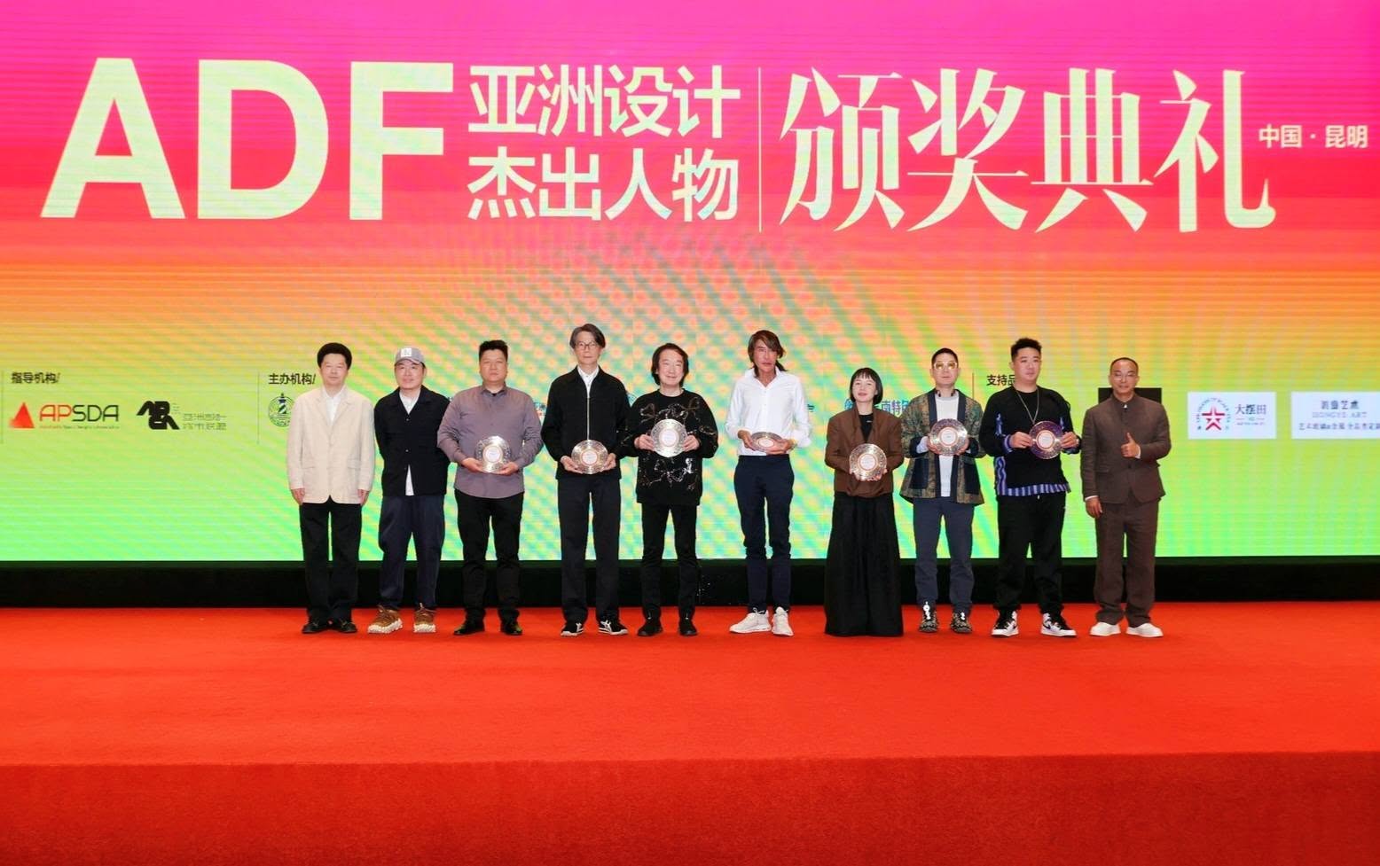 ntk-nguyen-phuong-chi-neu-ai-cung-lam-thuong-mai-ai-se-tao-ra-gia-tri-moi-cho-xa-hoi_4.jpg