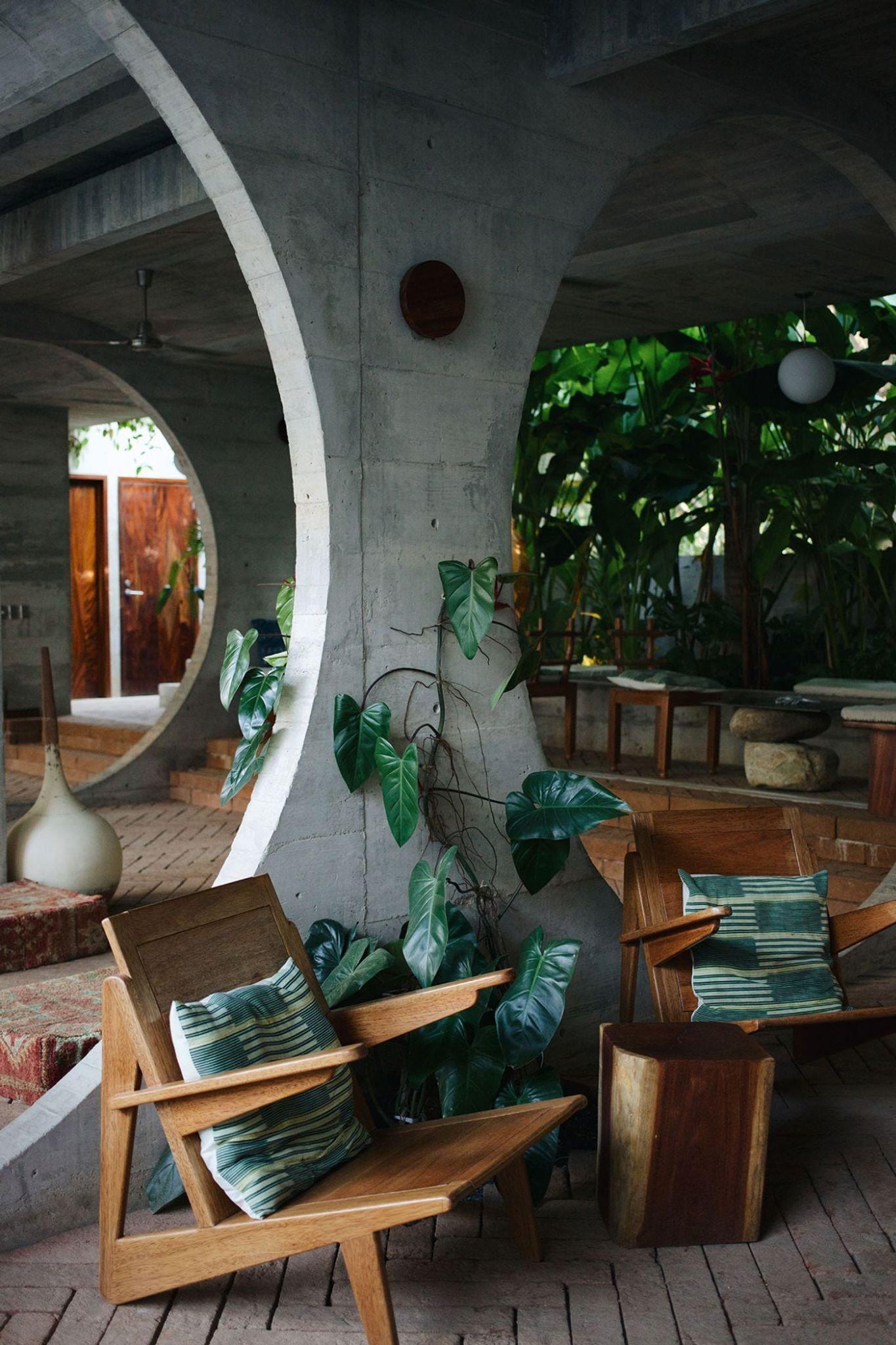 casa-to-khong-gian-nghi-duong-bang-be-tong-giua-thien-nhien-mexico_10.jpg