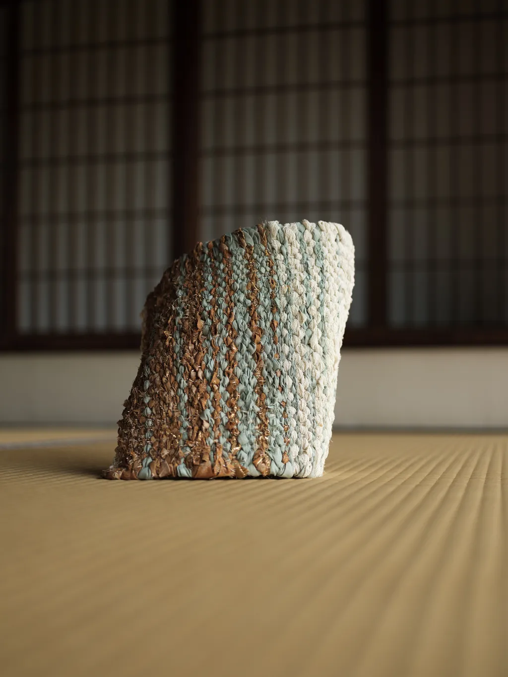mae-engelgeer-va-hanh-trinh-tai-dien-giai-di-san-det-may-nhat-ban-tai-kyoto_11.png