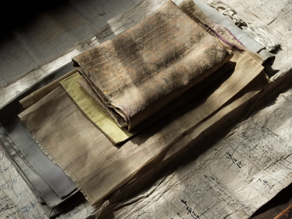 mae-engelgeer-va-hanh-trinh-tai-dien-giai-di-san-det-may-nhat-ban-tai-kyoto_4.png