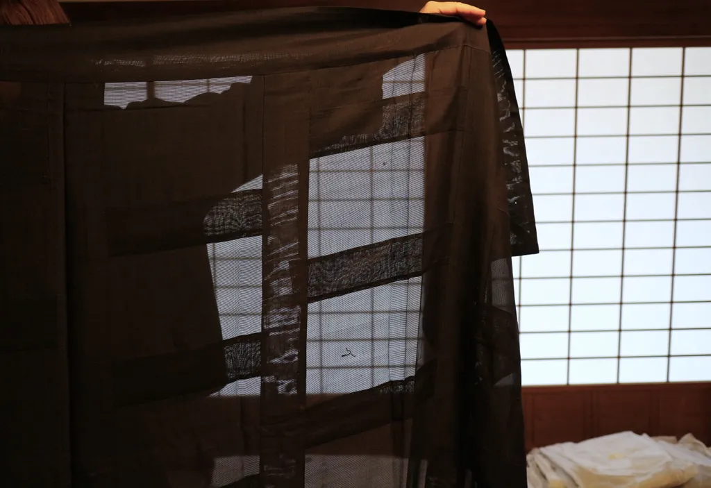 mae-engelgeer-va-hanh-trinh-tai-dien-giai-di-san-det-may-nhat-ban-tai-kyoto_9.png