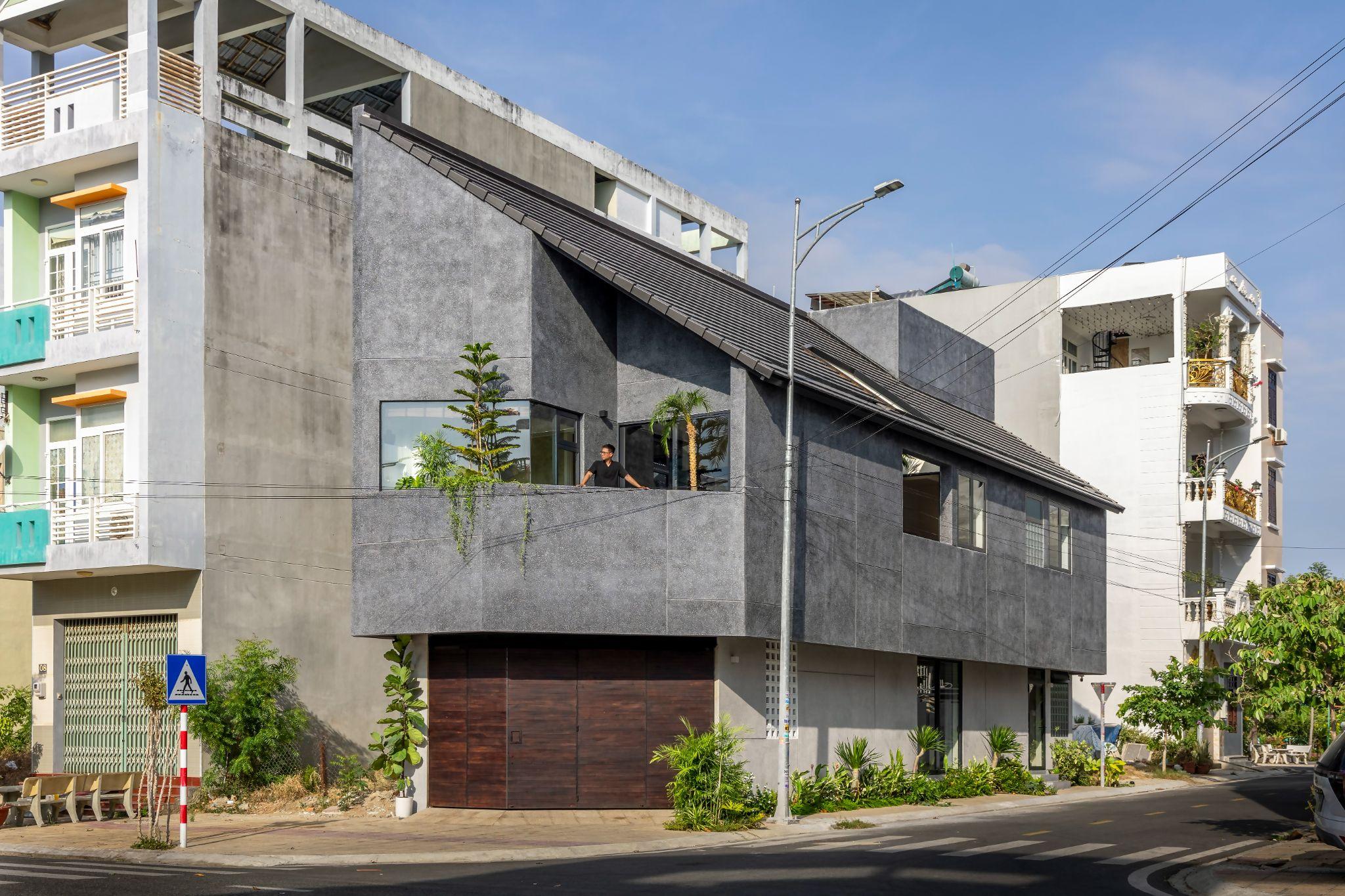 the-inner-court-house-ngoi-nha-huong-noi-thich-ung-voi-nang-gio-phan-rang-plus-idea-studio_2.jpg