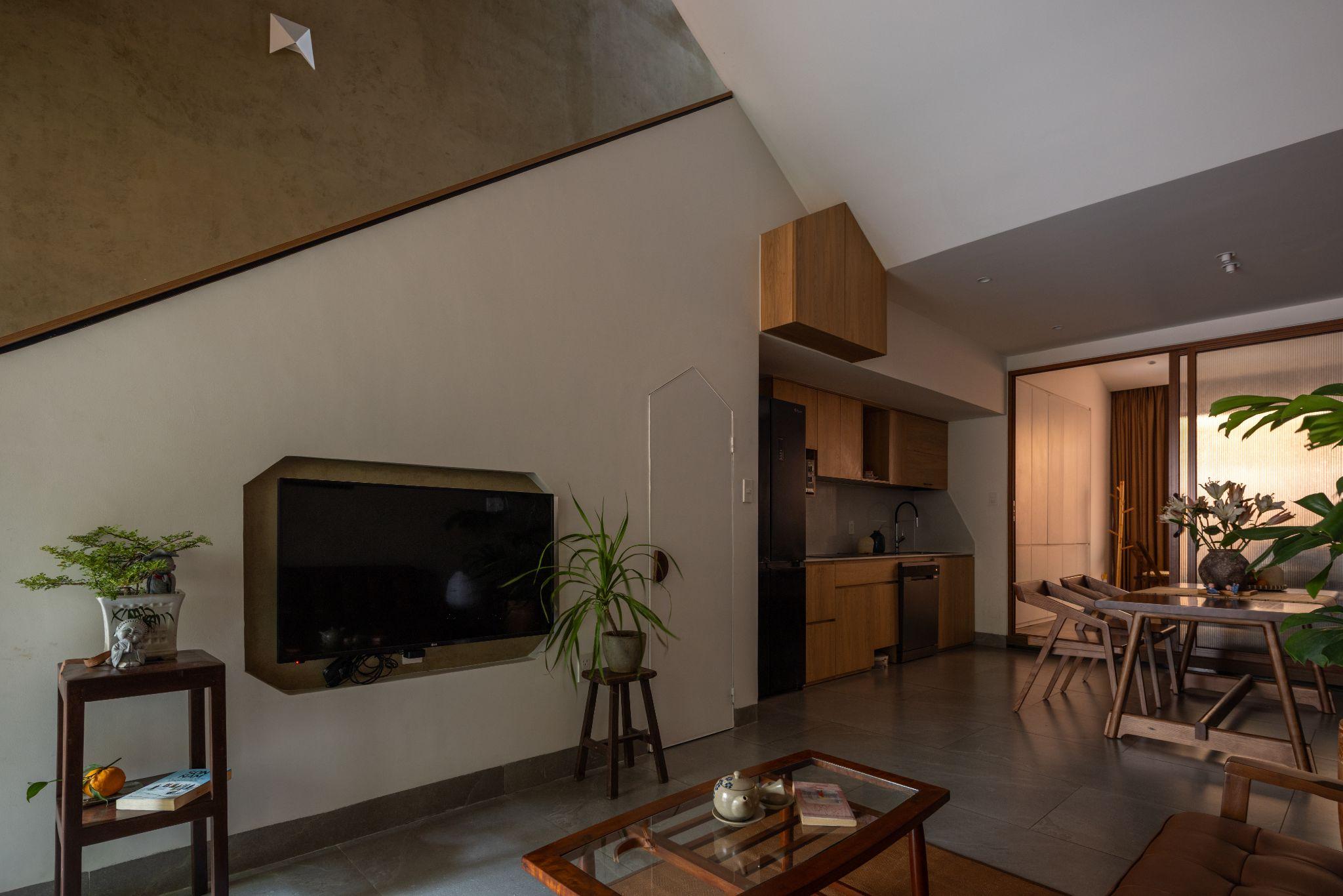 the-roof-house-ngoi-nha-77m2-va-triet-ly-song-vua-du-trung-nguyen-architects_11.jpg
