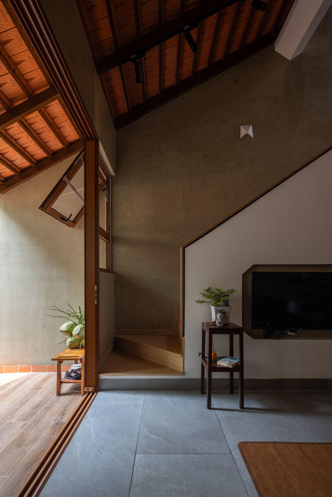 the-roof-house-ngoi-nha-77m2-va-triet-ly-song-vua-du-trung-nguyen-architects_13.jpg