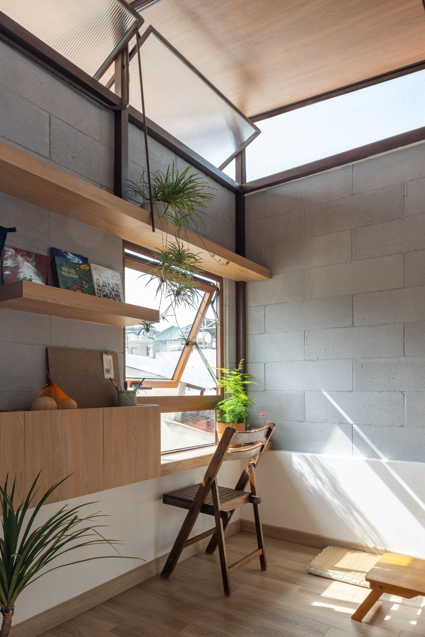 the-roof-house-ngoi-nha-77m2-va-triet-ly-song-vua-du-trung-nguyen-architects_19.jpg