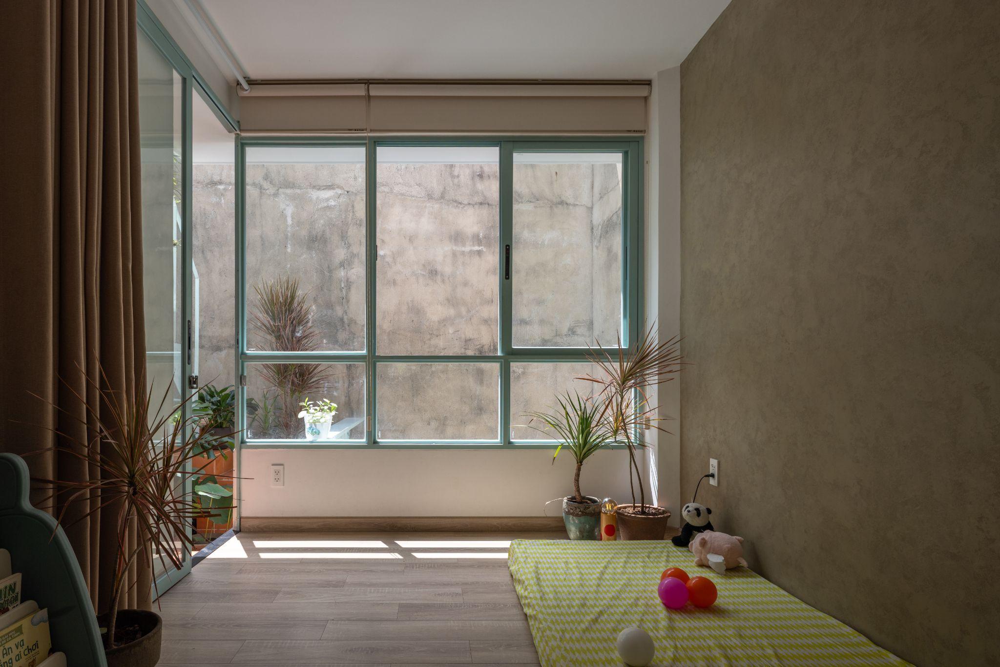 the-roof-house-ngoi-nha-77m2-va-triet-ly-song-vua-du-trung-nguyen-architects_21.jpg