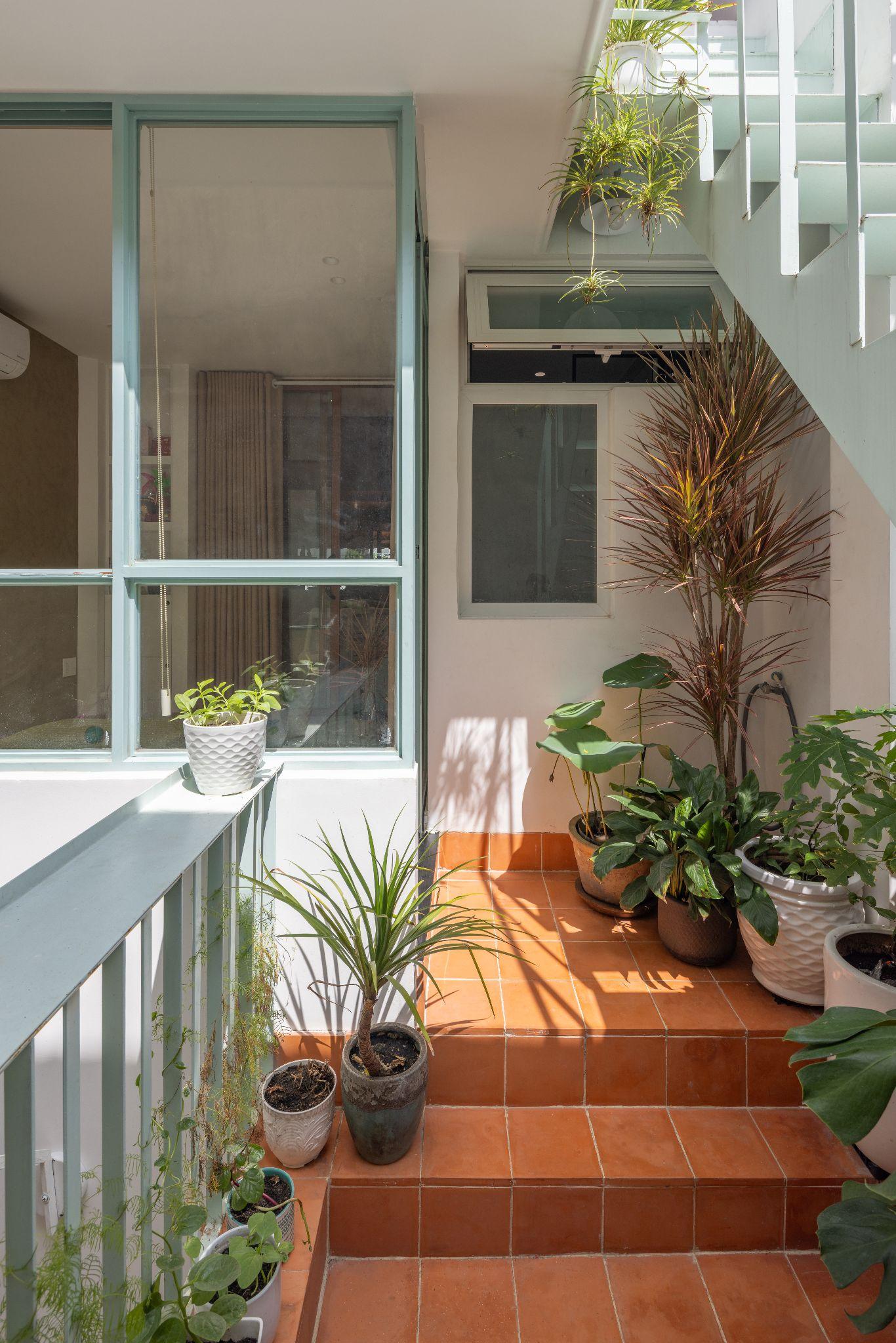 the-roof-house-ngoi-nha-77m2-va-triet-ly-song-vua-du-trung-nguyen-architects_25.jpg
