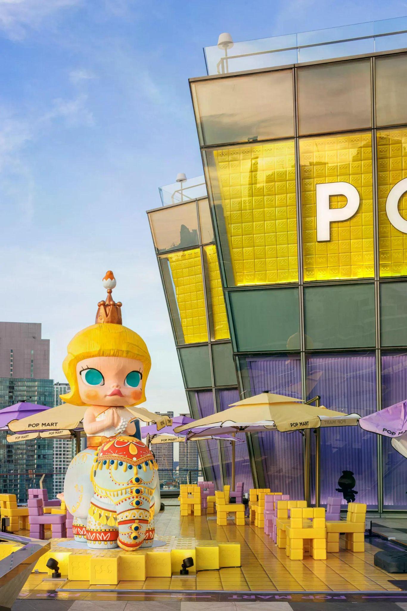 ben-trong-popmart-iconsiam-khong-gian-ban-le-da-sac-mau-lay-cam-hung-tu-van-hoa-thai-lan_15.jpg