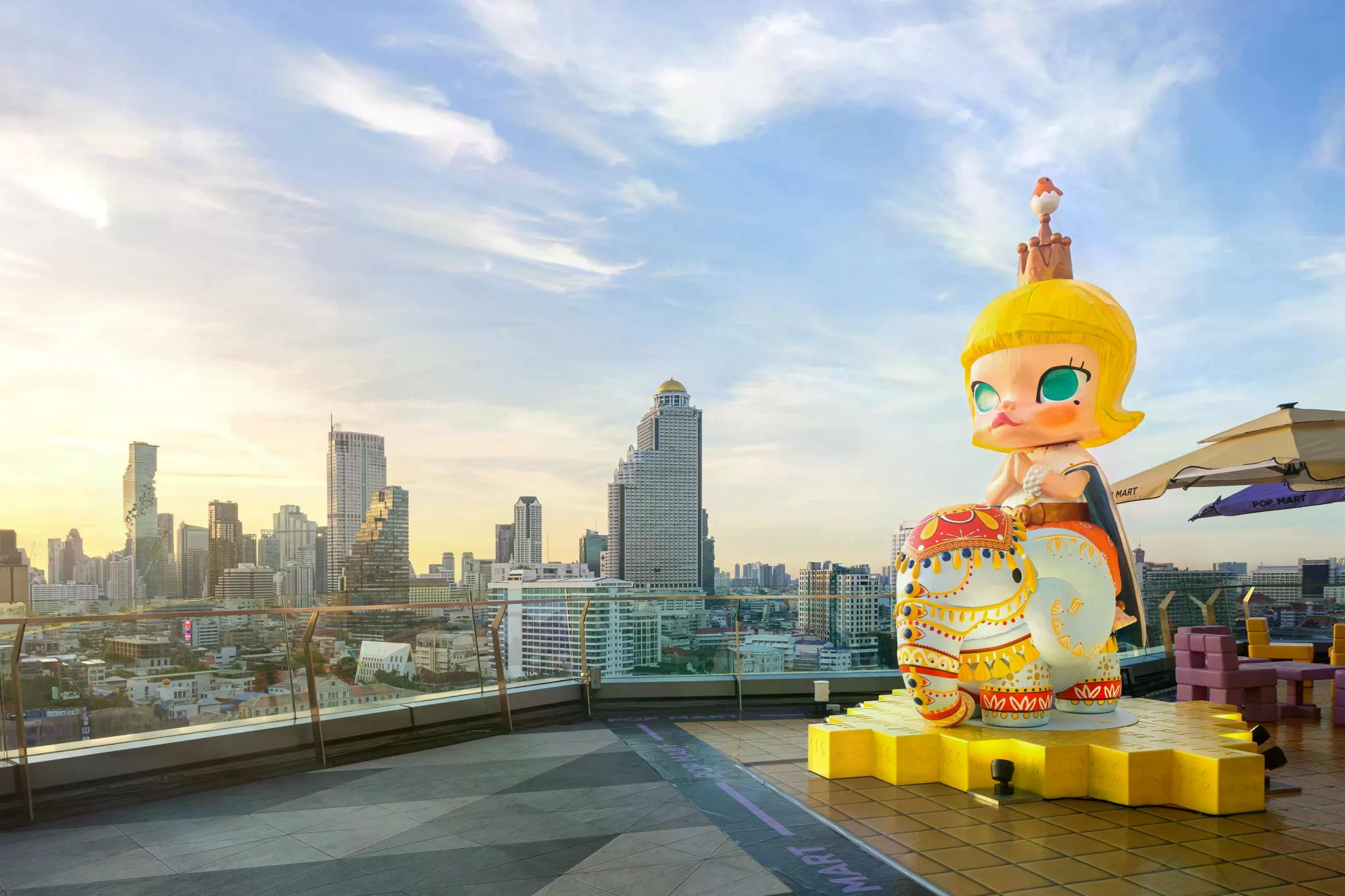 ben-trong-popmart-iconsiam-khong-gian-ban-le-da-sac-mau-lay-cam-hung-tu-van-hoa-thai-lan_6.jpg