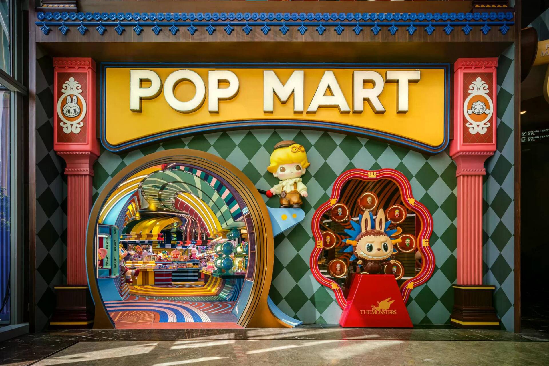 Bên trong Popmart Iconsiam: Không gian bán lẻ đa sắc màu lấy cảm hứng từ văn hóa Thái Lan