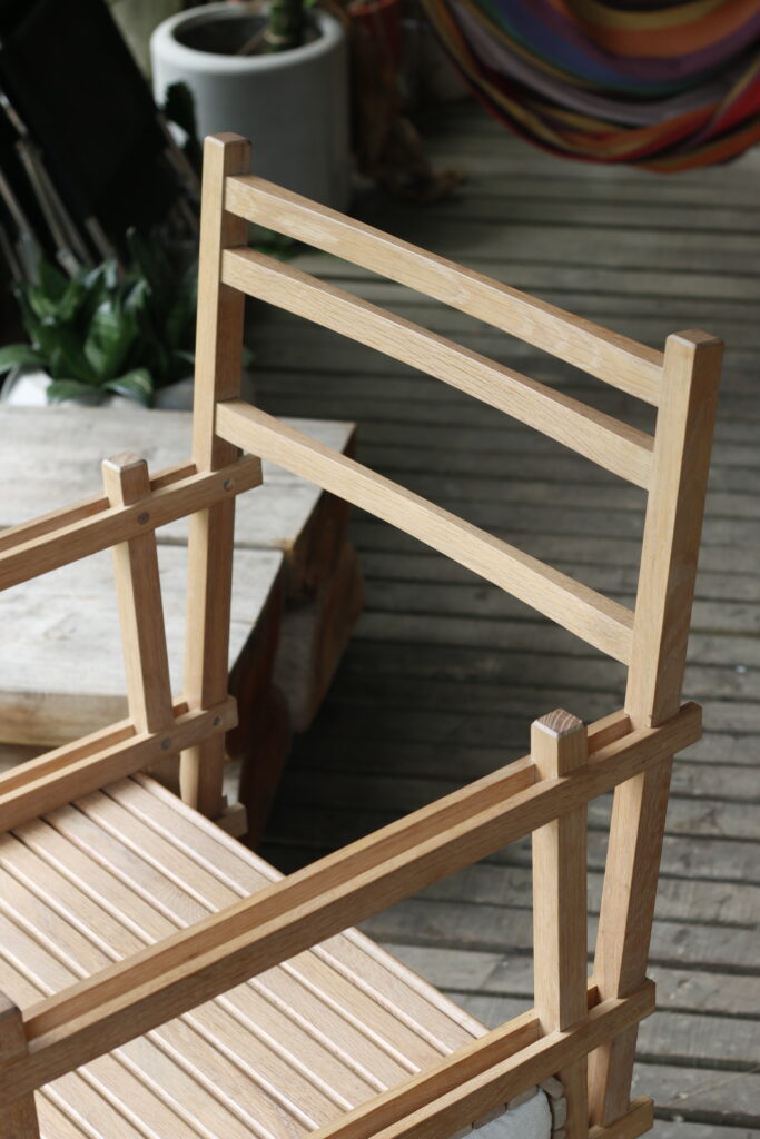 tree-chair-tu-bo-truc-lam-choi-den-thiet-ke-noi-that_2.jpg