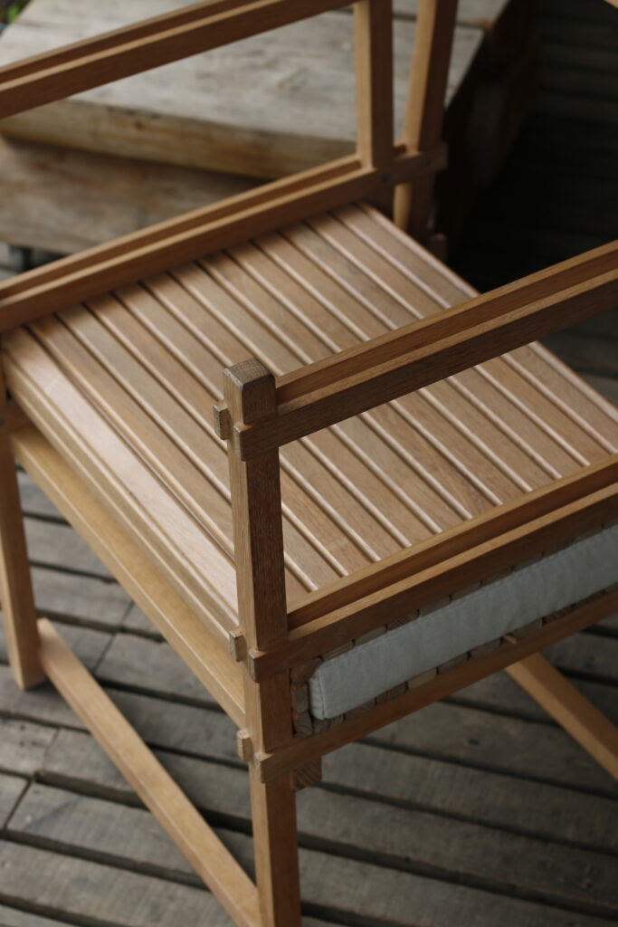 tree-chair-tu-bo-truc-lam-choi-den-thiet-ke-noi-that_3.jpg