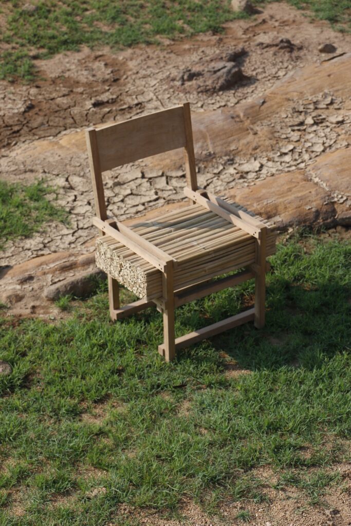 tree-chair-tu-bo-truc-lam-choi-den-thiet-ke-noi-that_4.jpg